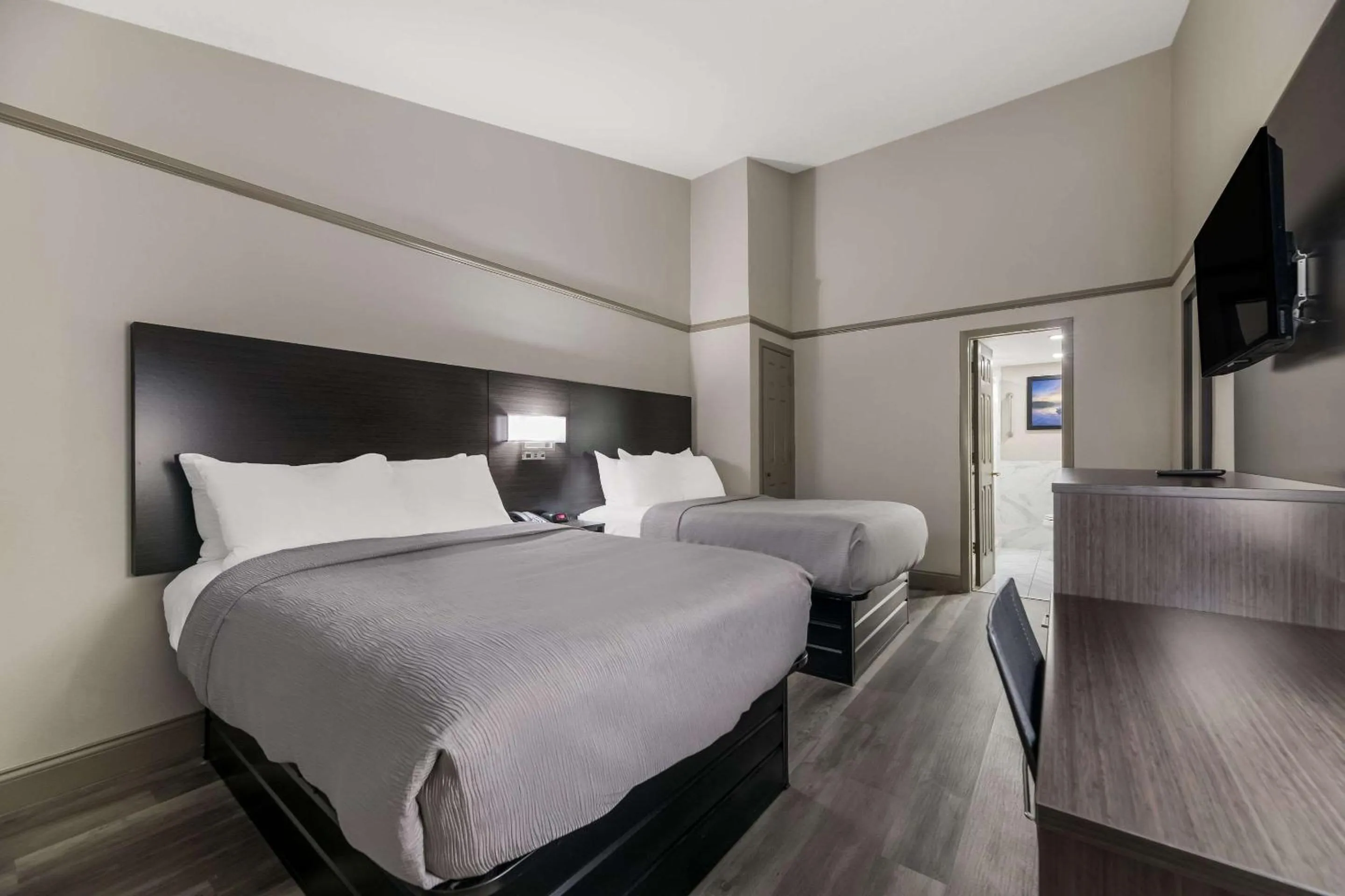 Quadruple Room - Non Smoking in Quality Inn & Suites Altamonte Springs Orlando-North