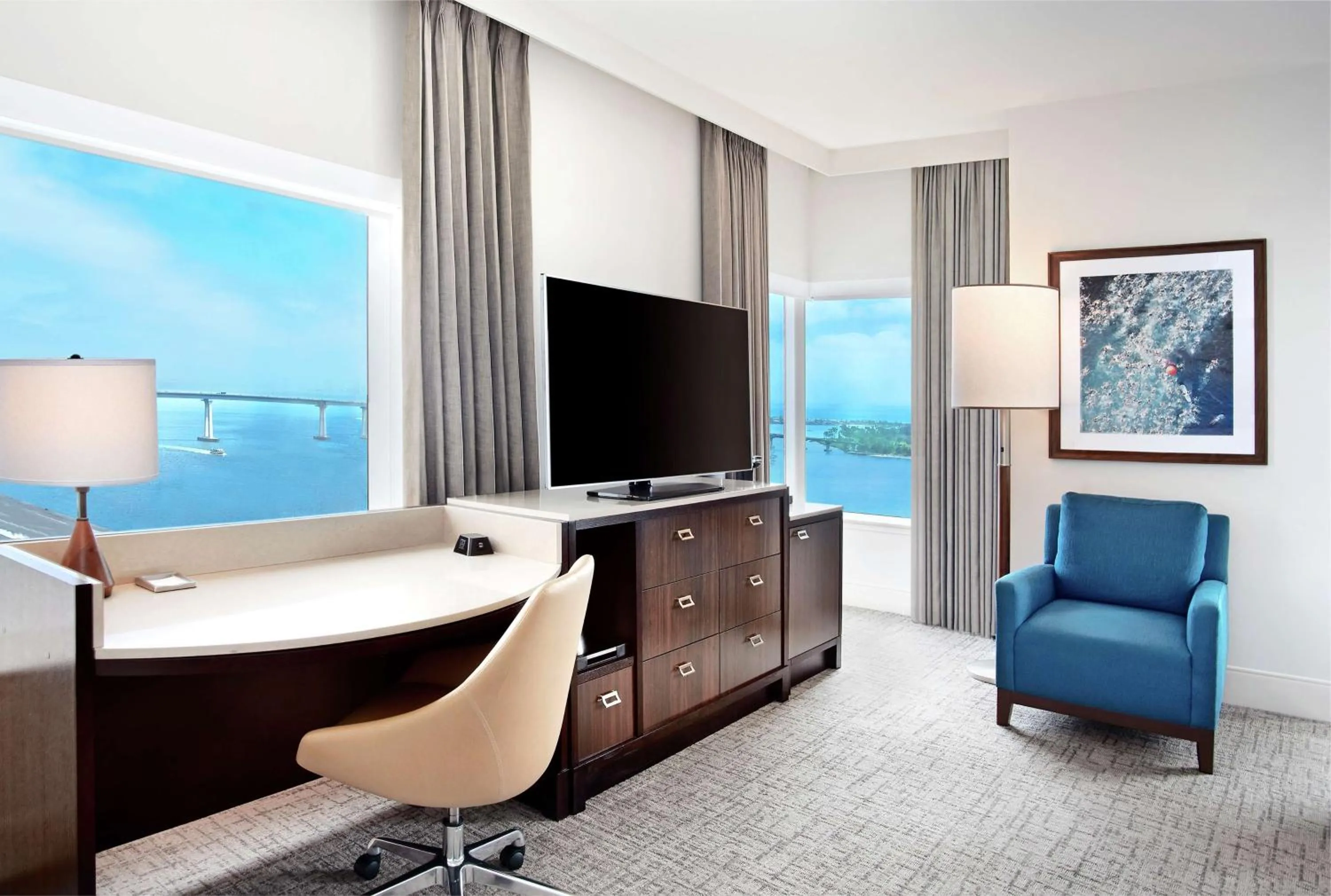 Premium Corner Queen Room with Two Queen Beds - single occupancy in Hilton San Diego Bayfront