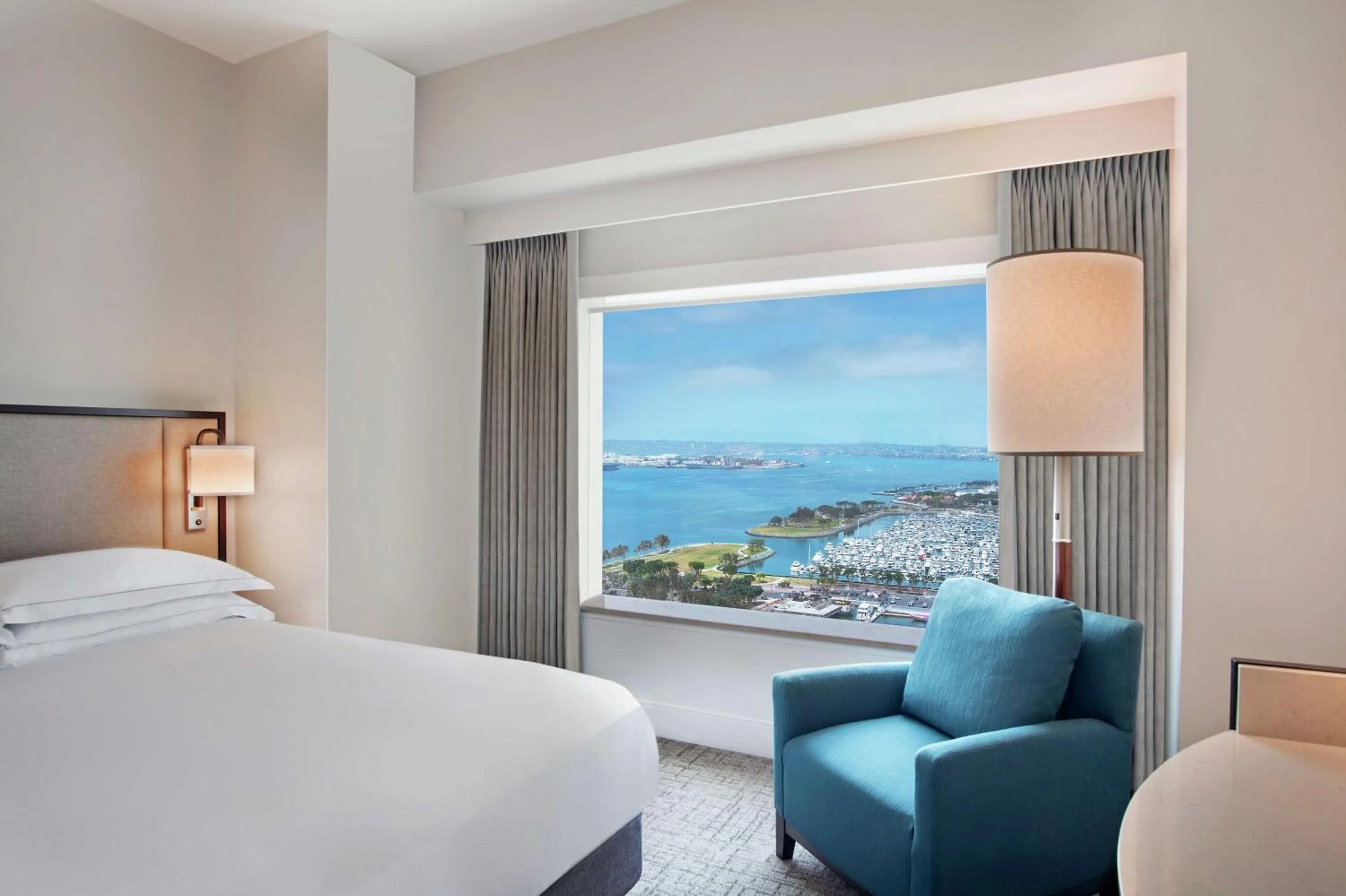 Bay-City View Queen Room with Two Queen Beds in Hilton San Diego Bayfront