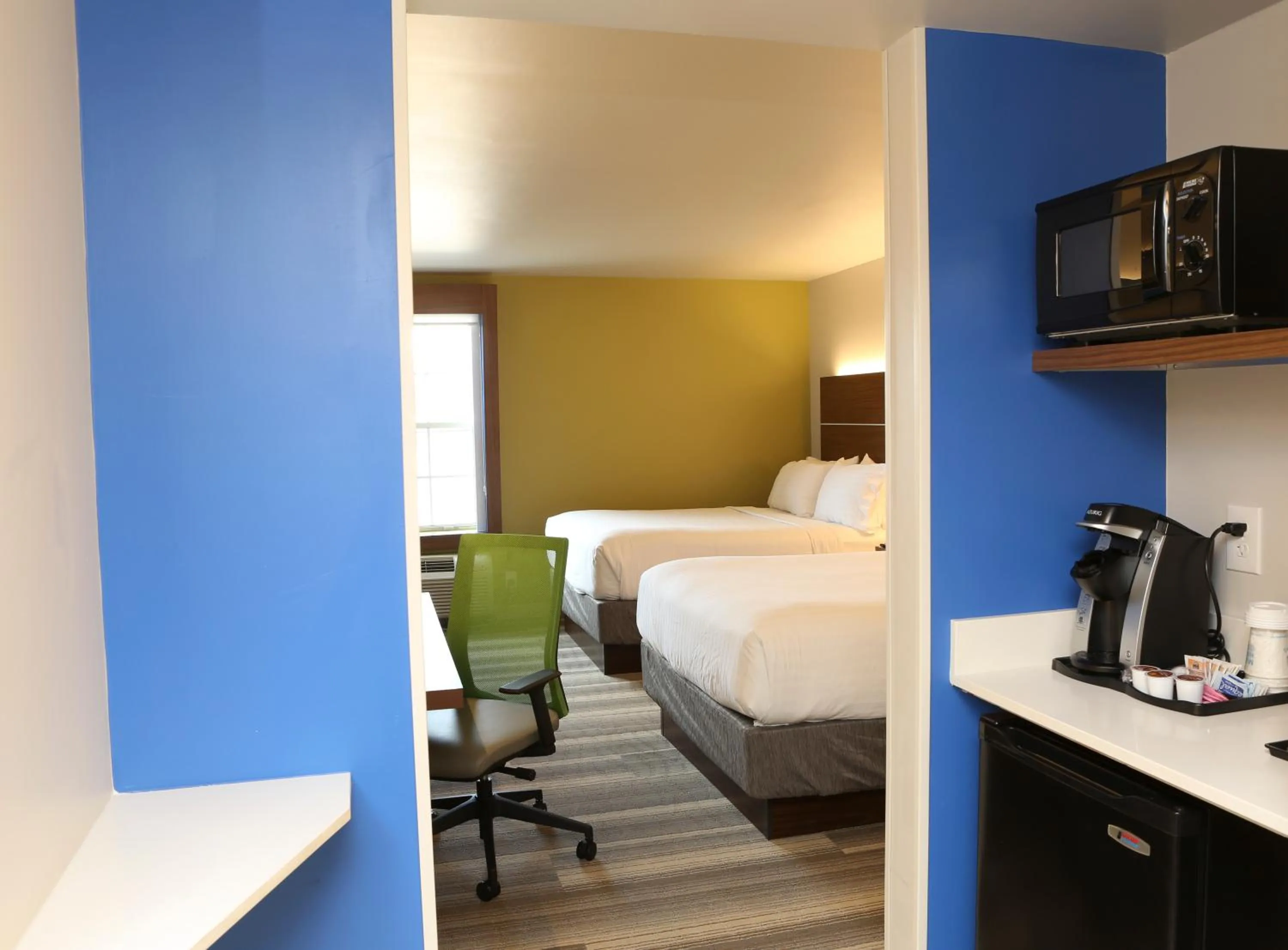 Standard Room with Two Queen Beds in Holiday Inn Express Phoenix-Airport/University Drive by IHG