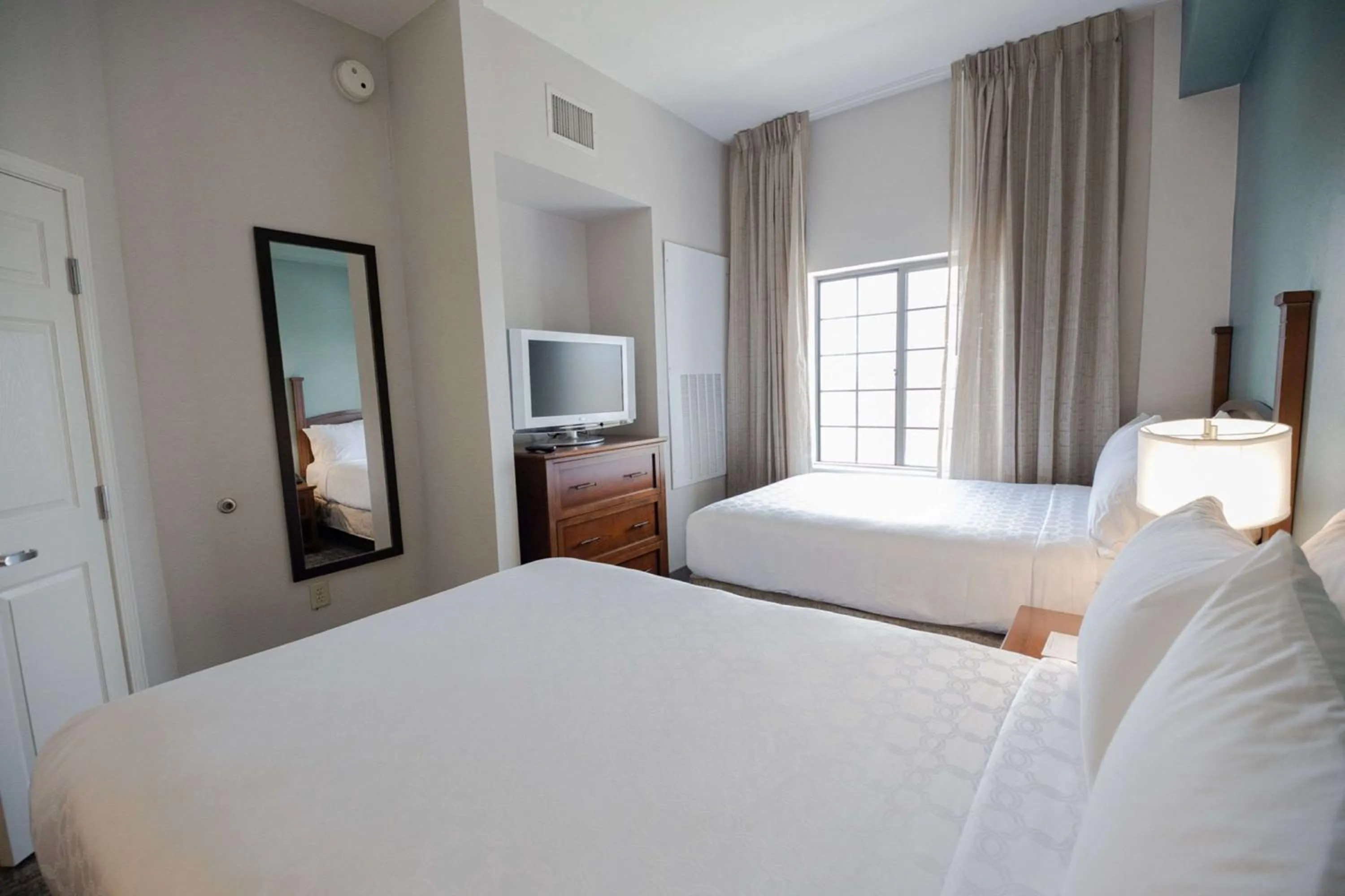 One-Bedroom Suite with Two Double Beds in Sonesta ES Suites Atlanta Alpharetta Avalon