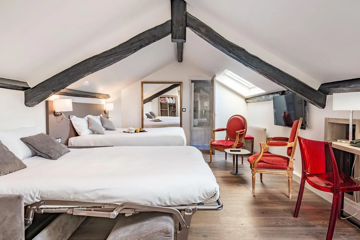 Suite (4 Adults) in Courcelles Médéric