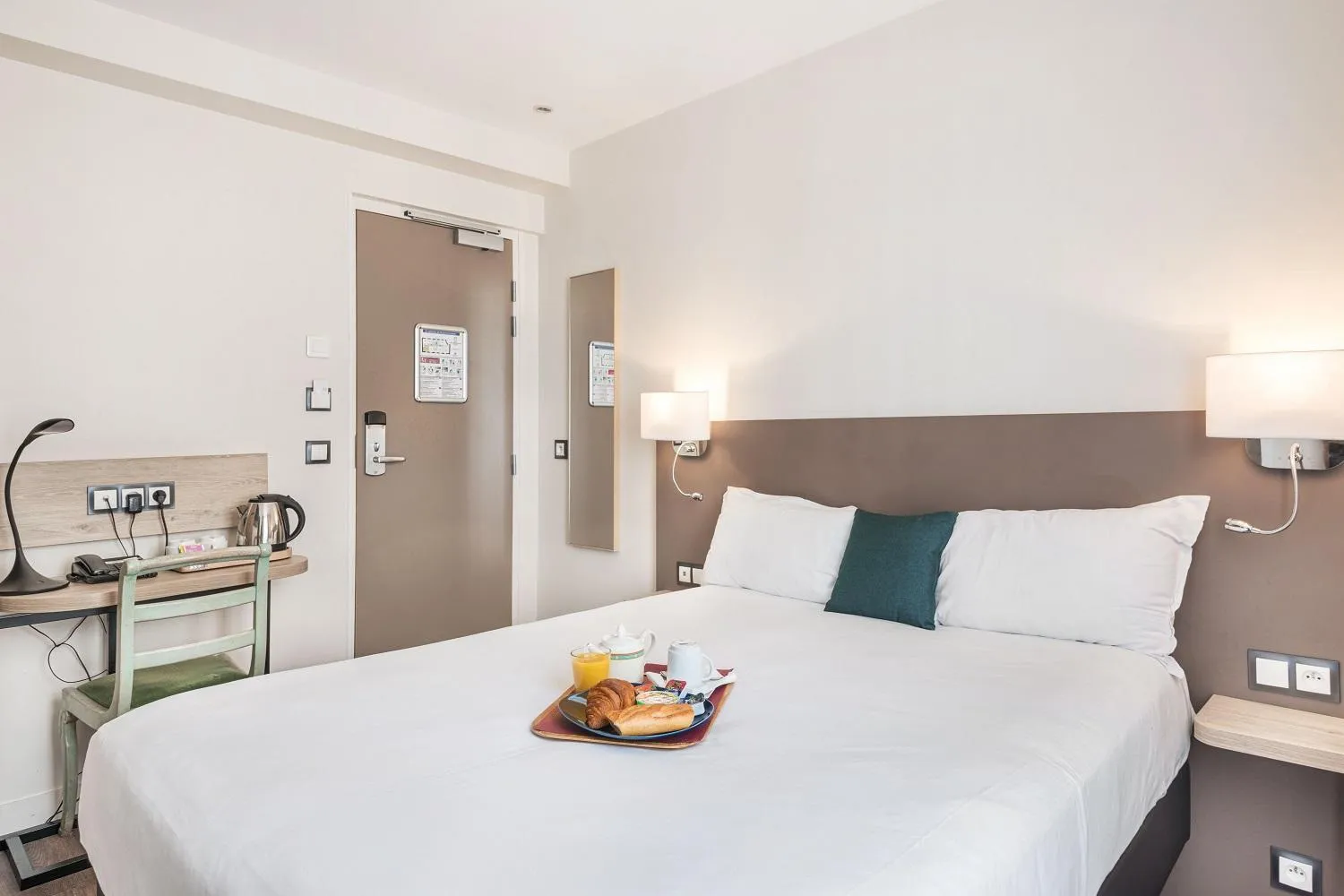 Double Room in Courcelles Médéric