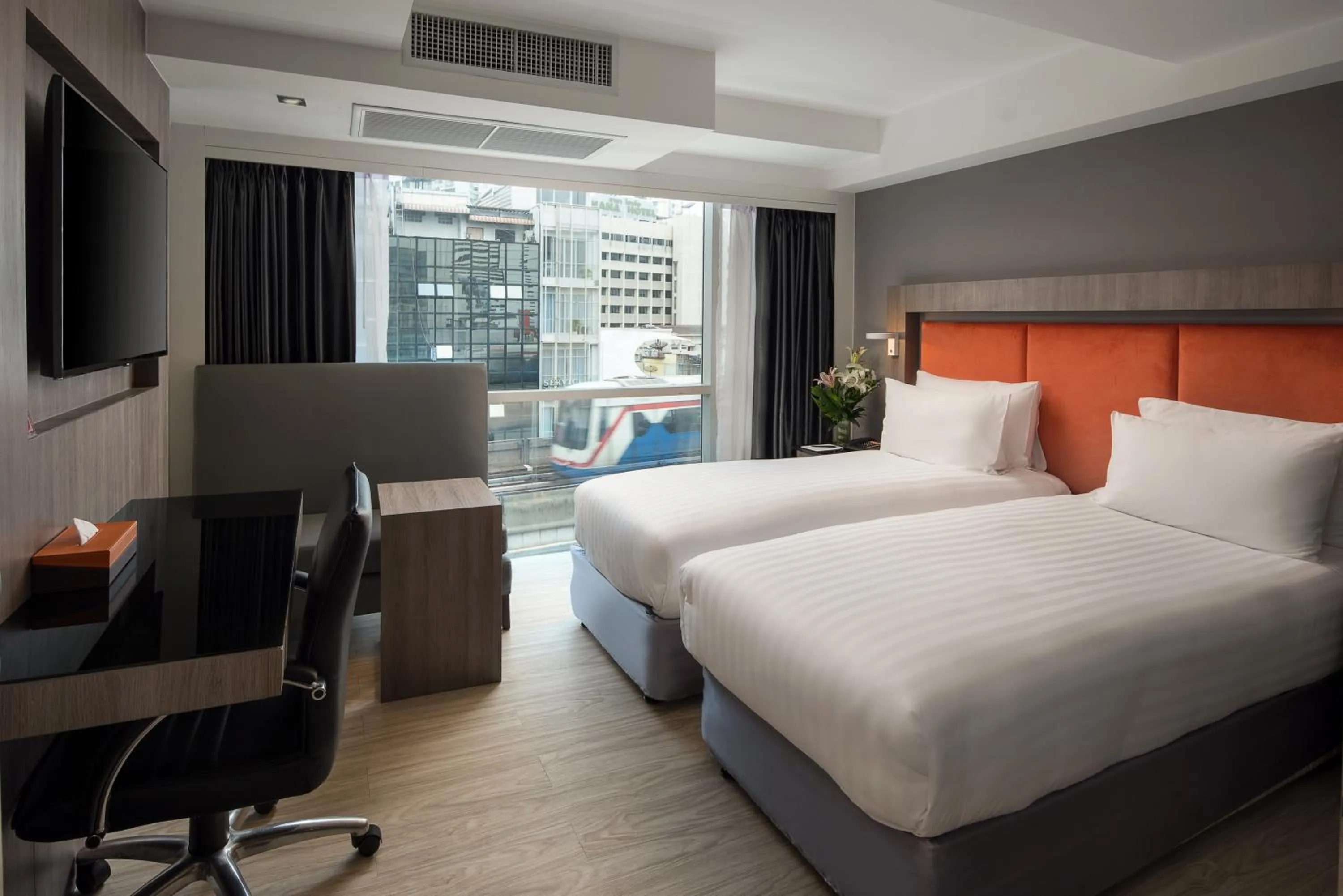 Deluxe Double or Twin Room in Grand 5 Hotel & Plaza Sukhumvit Bangkok