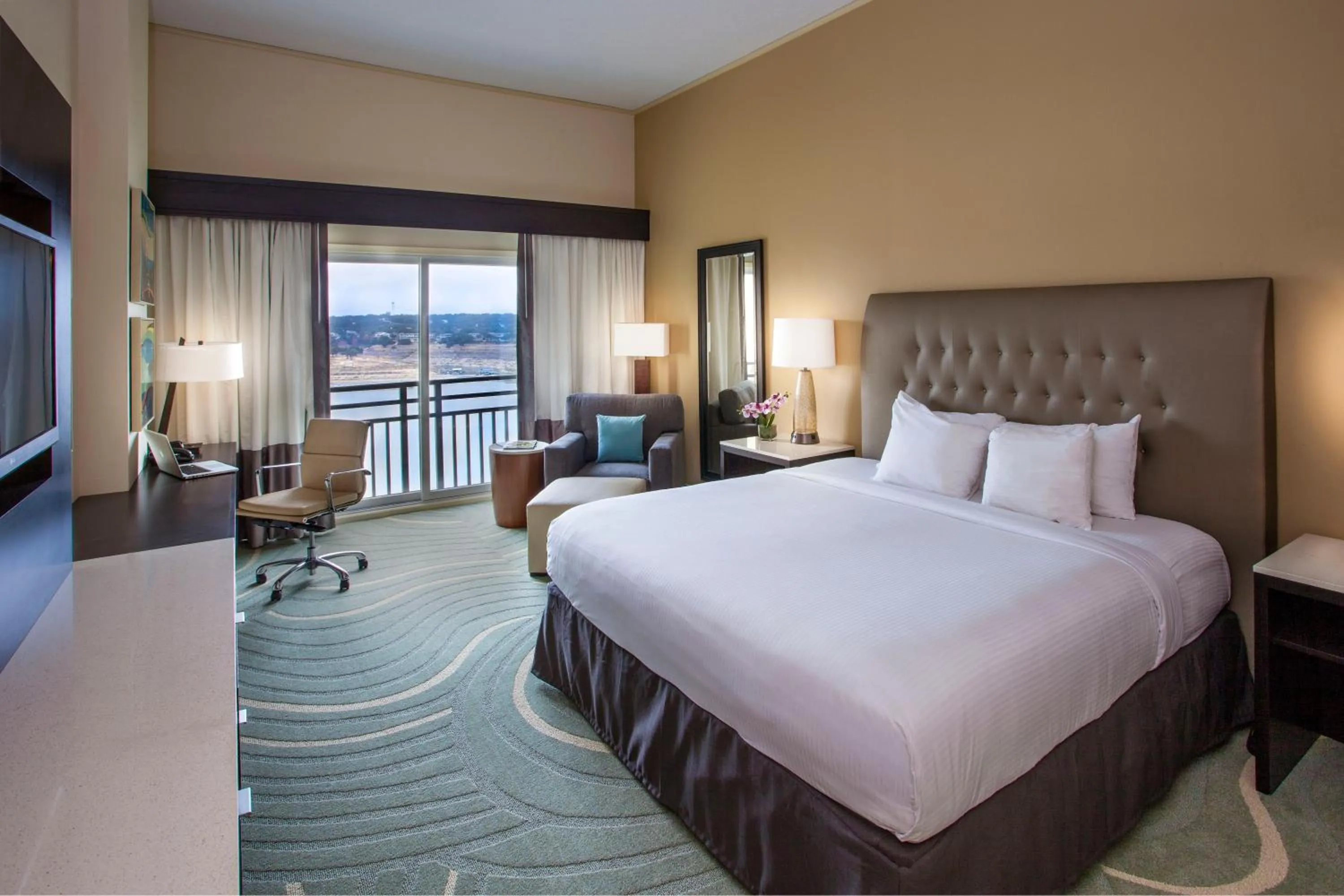 Lakeview King in Lakeway Resort & Spa