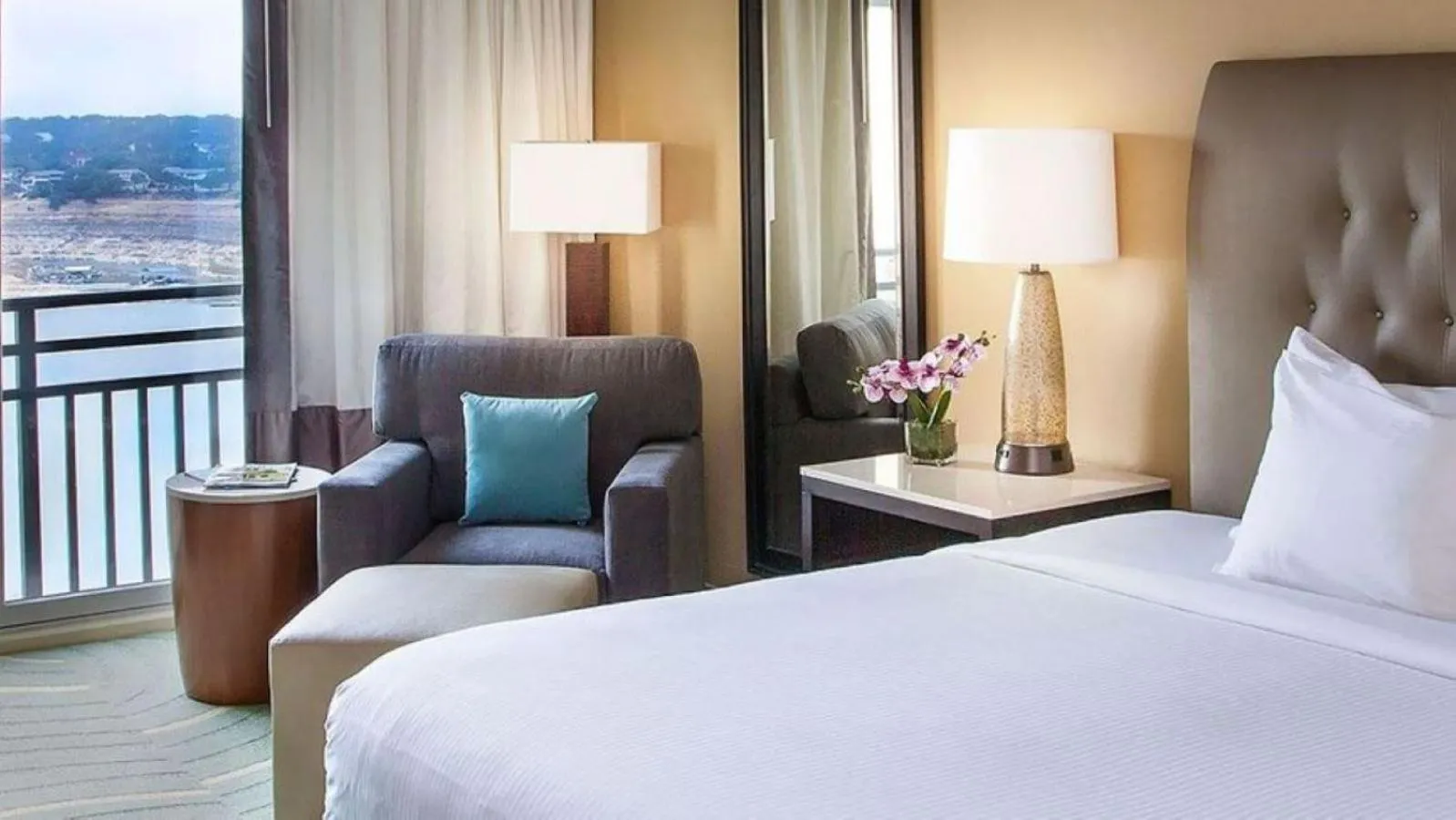 Pure Wellness Lakeview Junior Suite with Balcony in Lakeway Resort & Spa