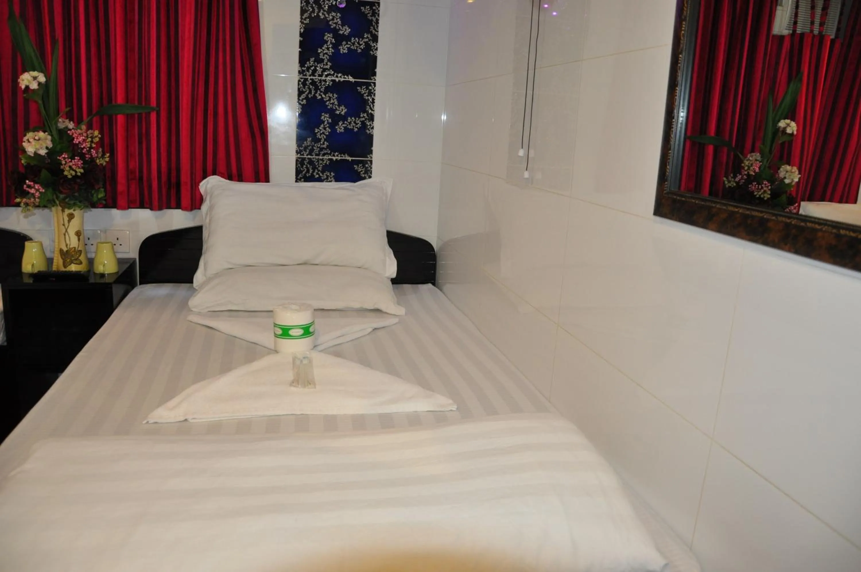 Family Room with Bathroom in Castle Inn