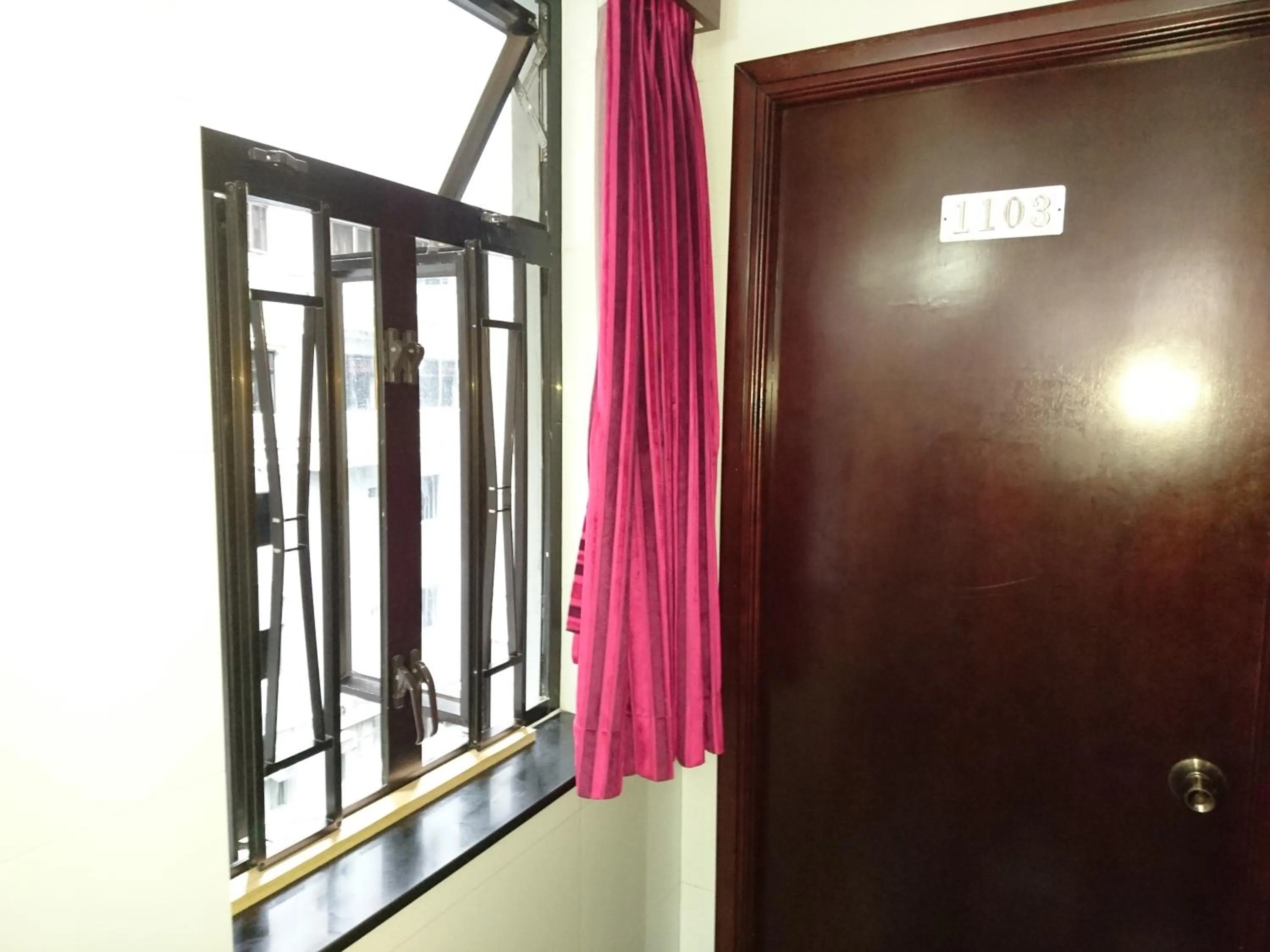 Twin Room with Private Bathroom in Castle Inn