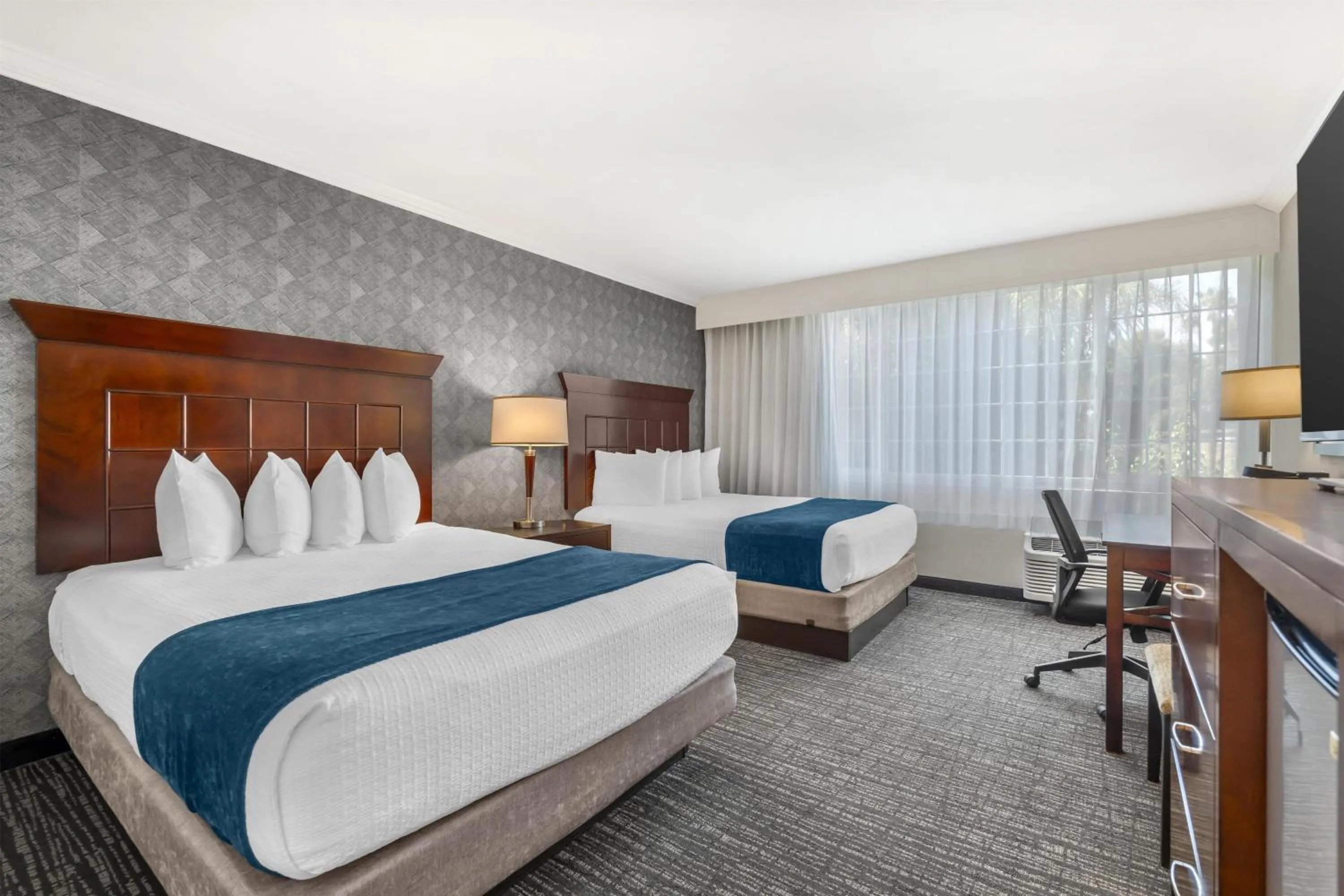 Queen Room with Two Queen Beds in Best Western Plus Carriage Inn