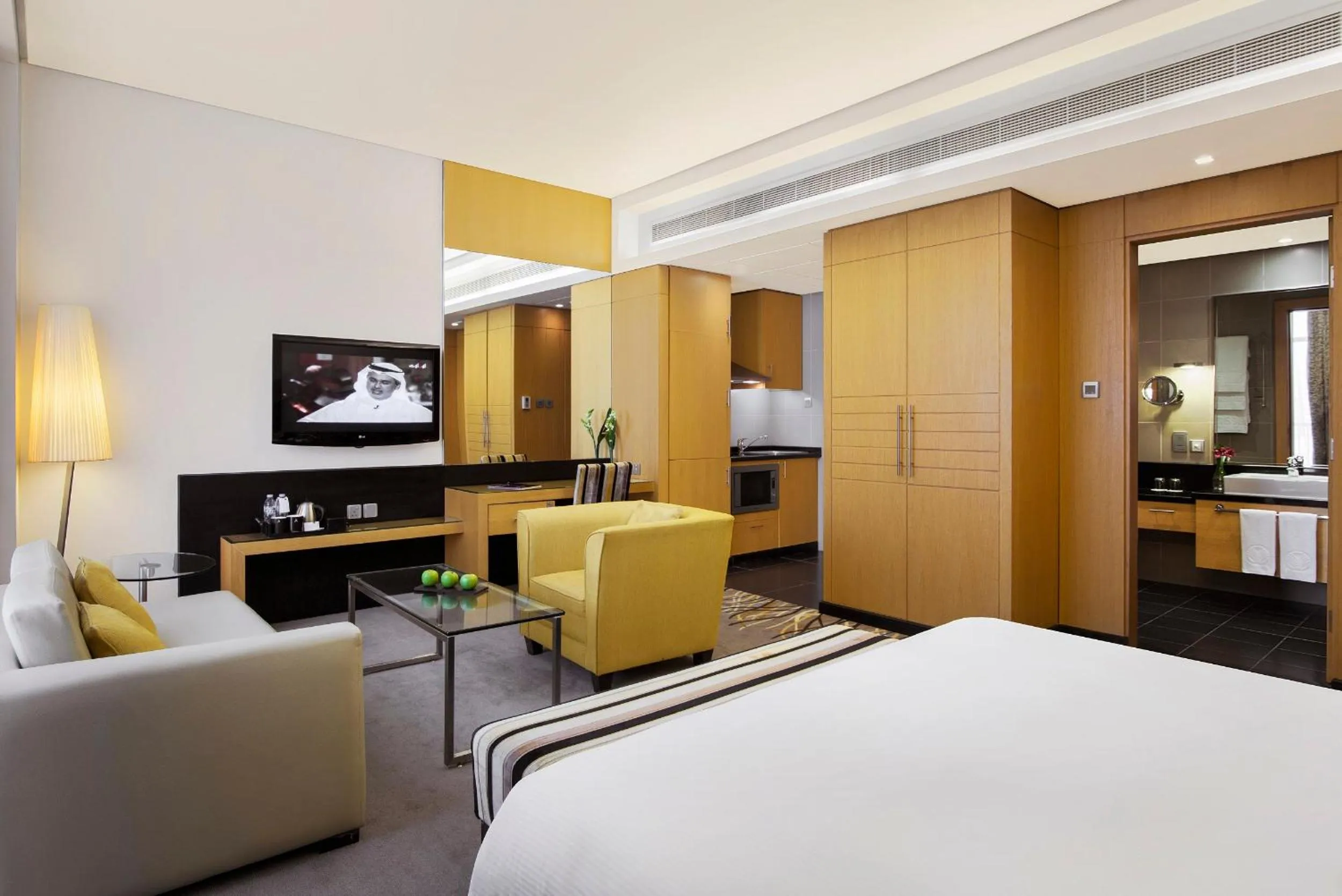 Bay View Studio - King Bed in Hala Arjaan by Rotana, Deluxe Hotel Apartments