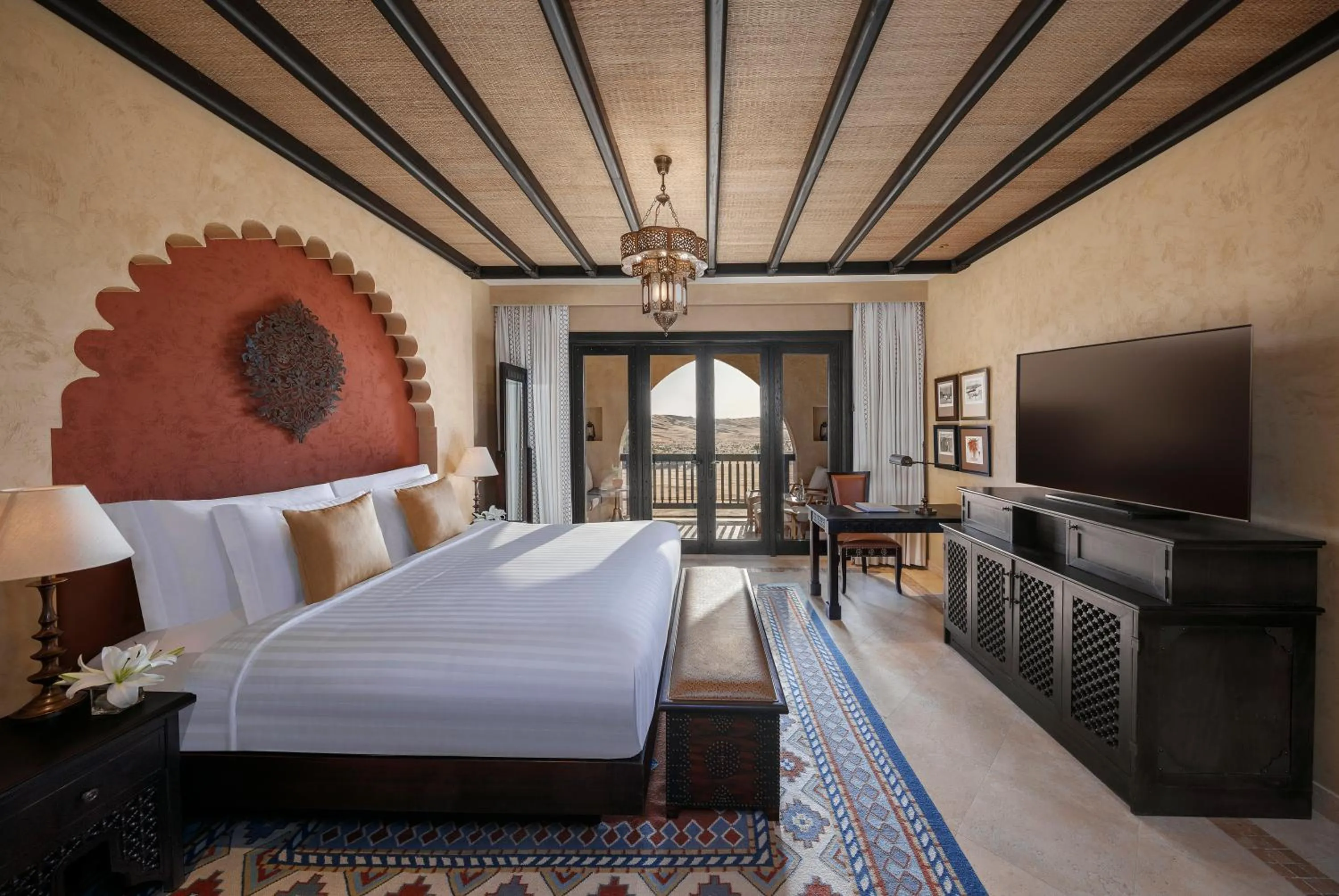 Deluxe Balcony Room in Anantara Qasr al Sarab Desert Resort