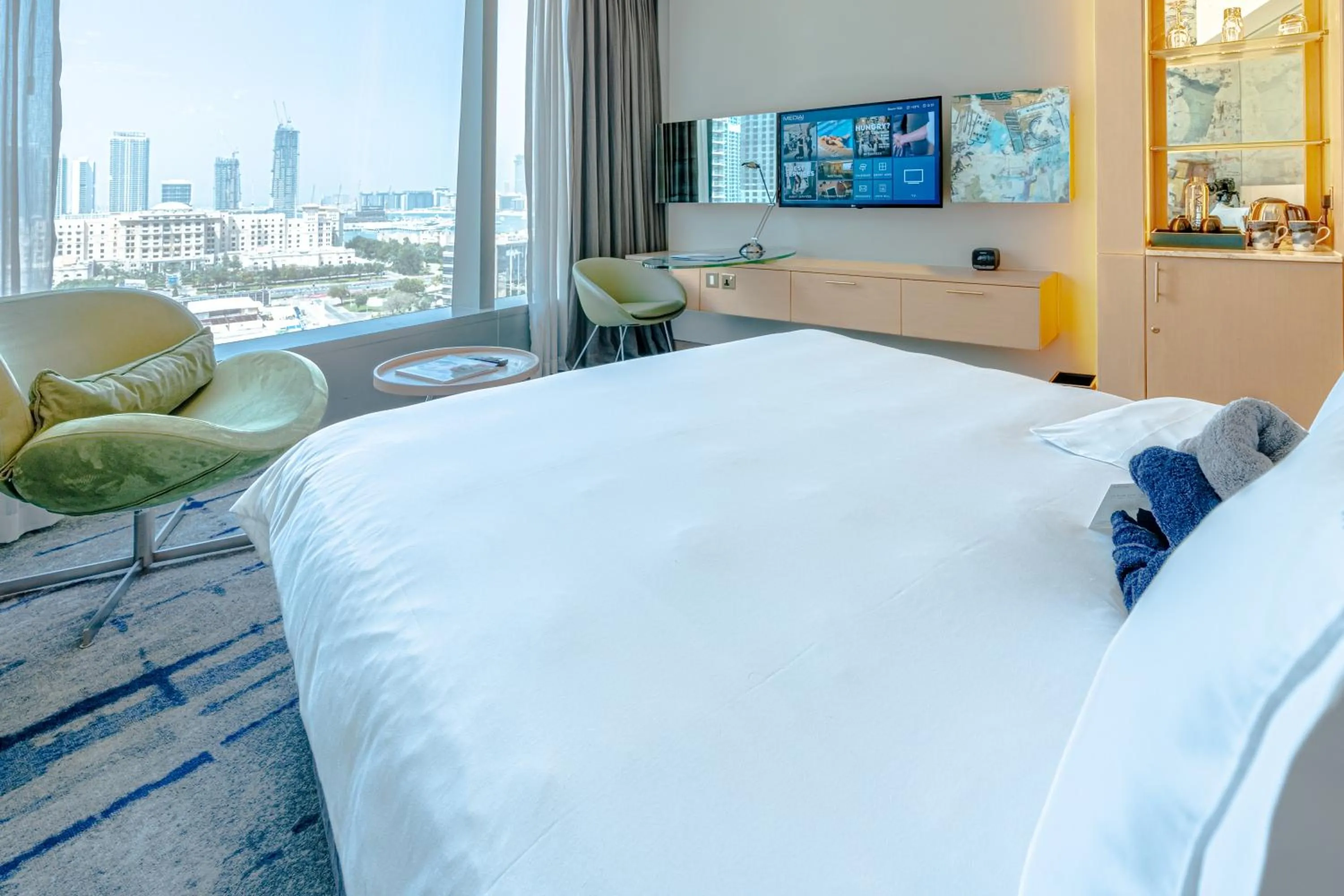 Hip Room Plus Palm in Media One Hotel