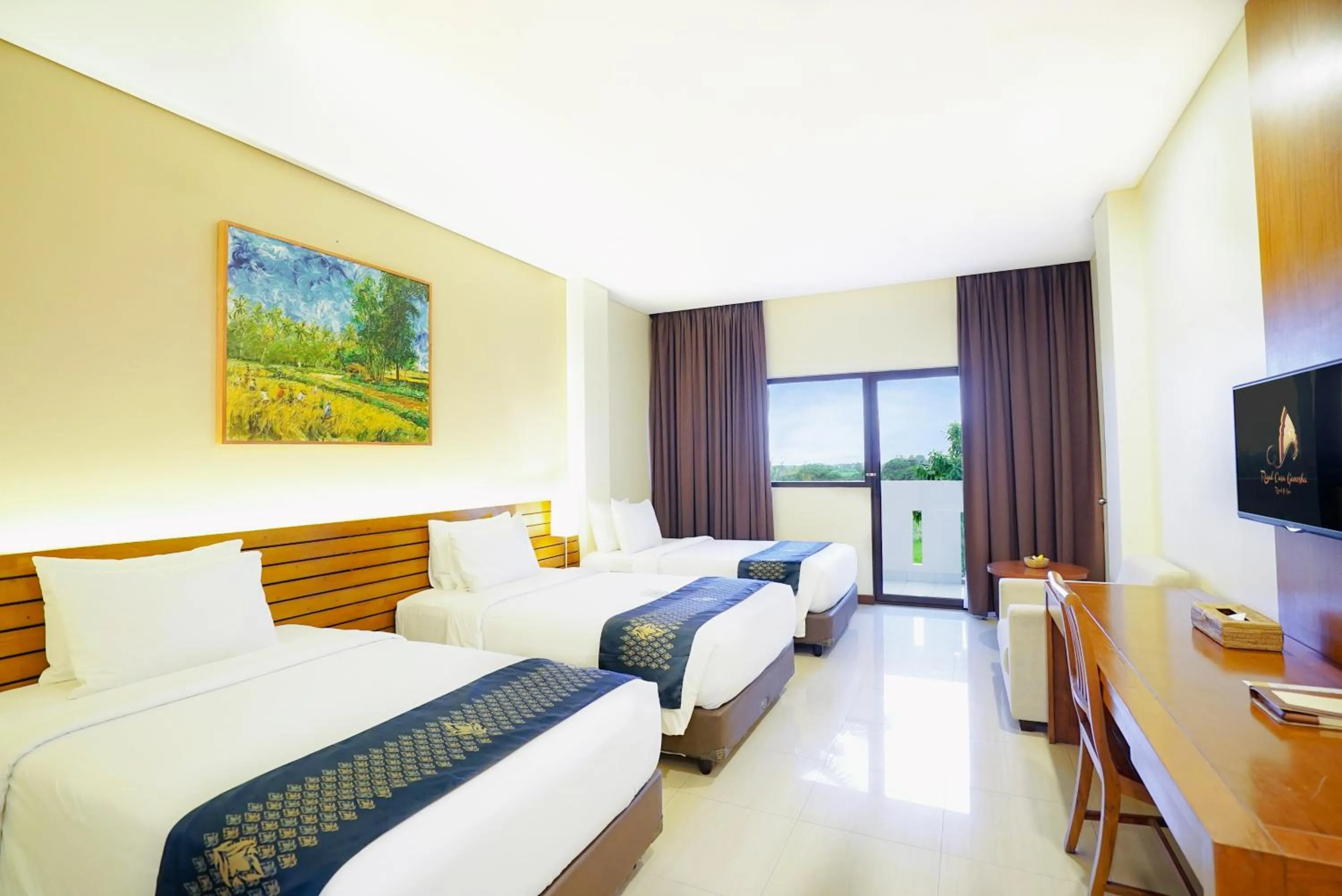 Triple Room with Balcony in Royal Casa Ganesha