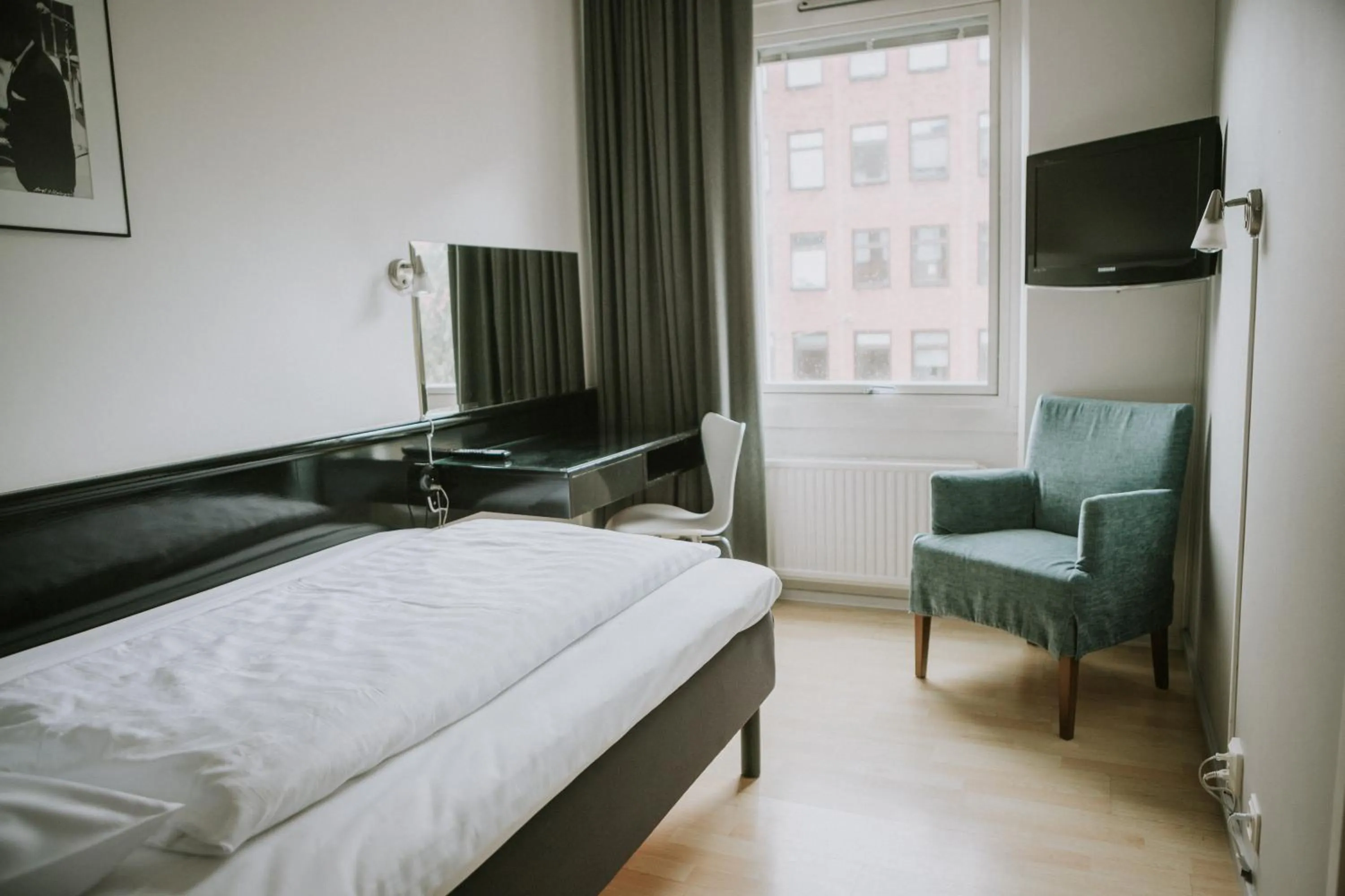 Compact Single Room in Comfort Hotel Jazz, Borås