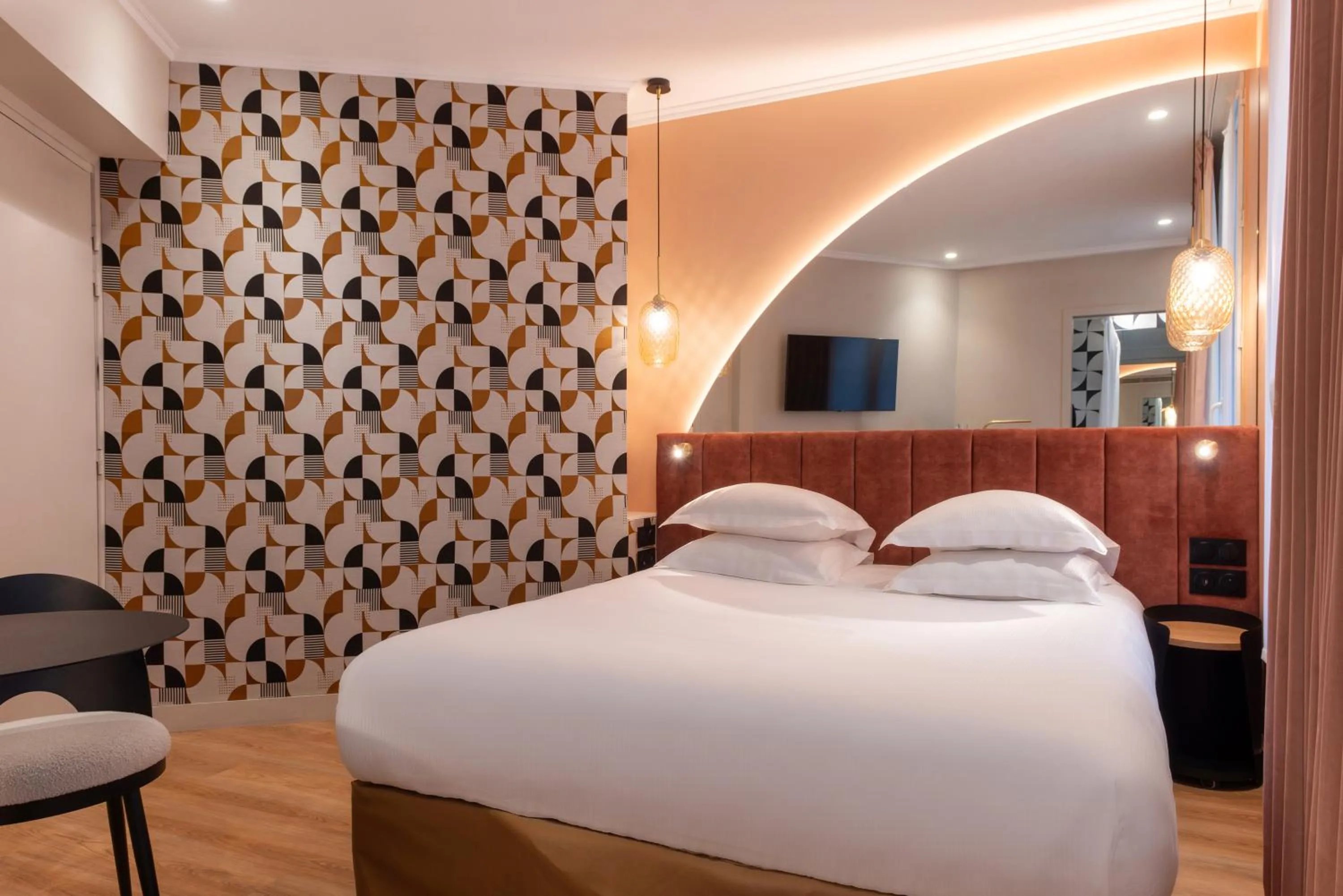 Double Room in Arc Elysées