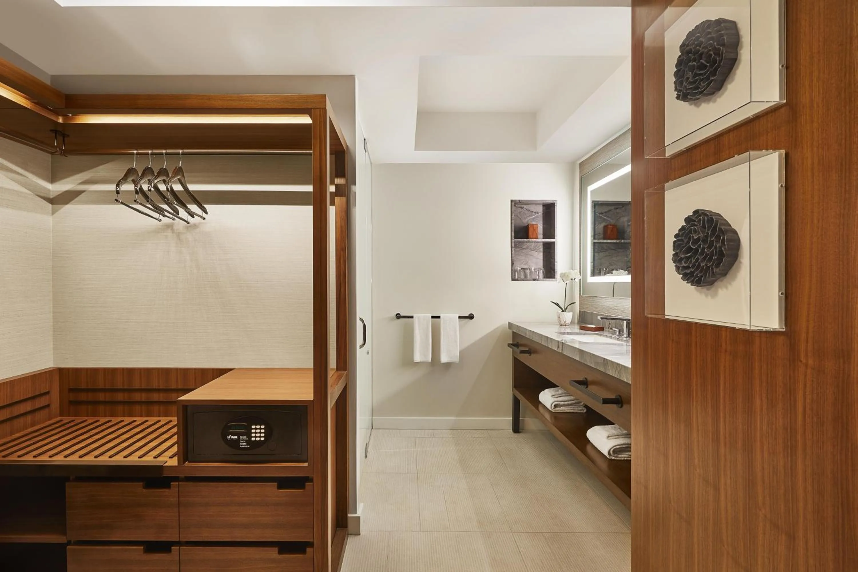 King Room with Partial Ocean View in Hyatt Regency Maui Resort & Spa