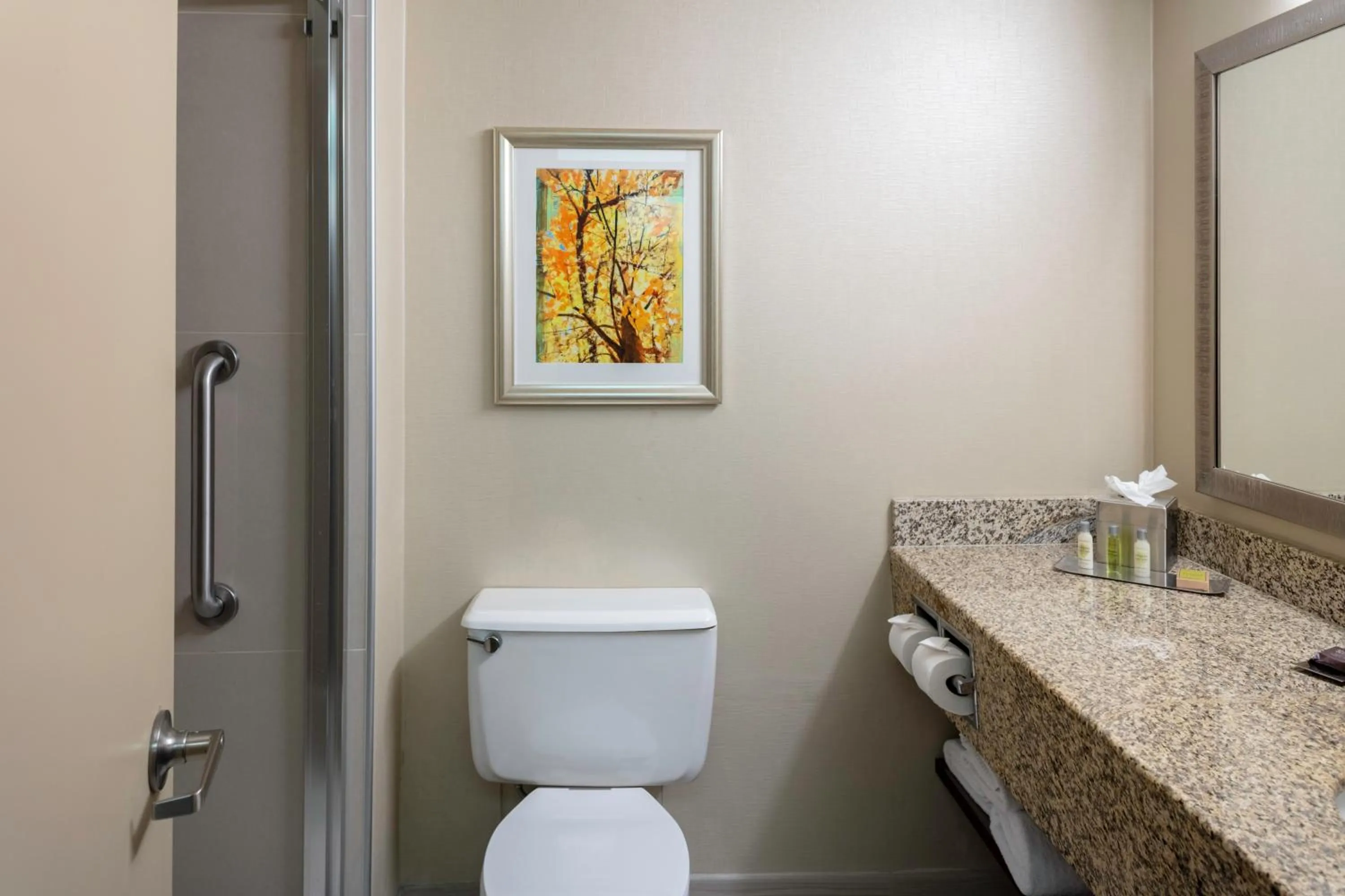 Queen Room with Two Queen Beds in DoubleTree by Hilton Kansas City - Overland Park