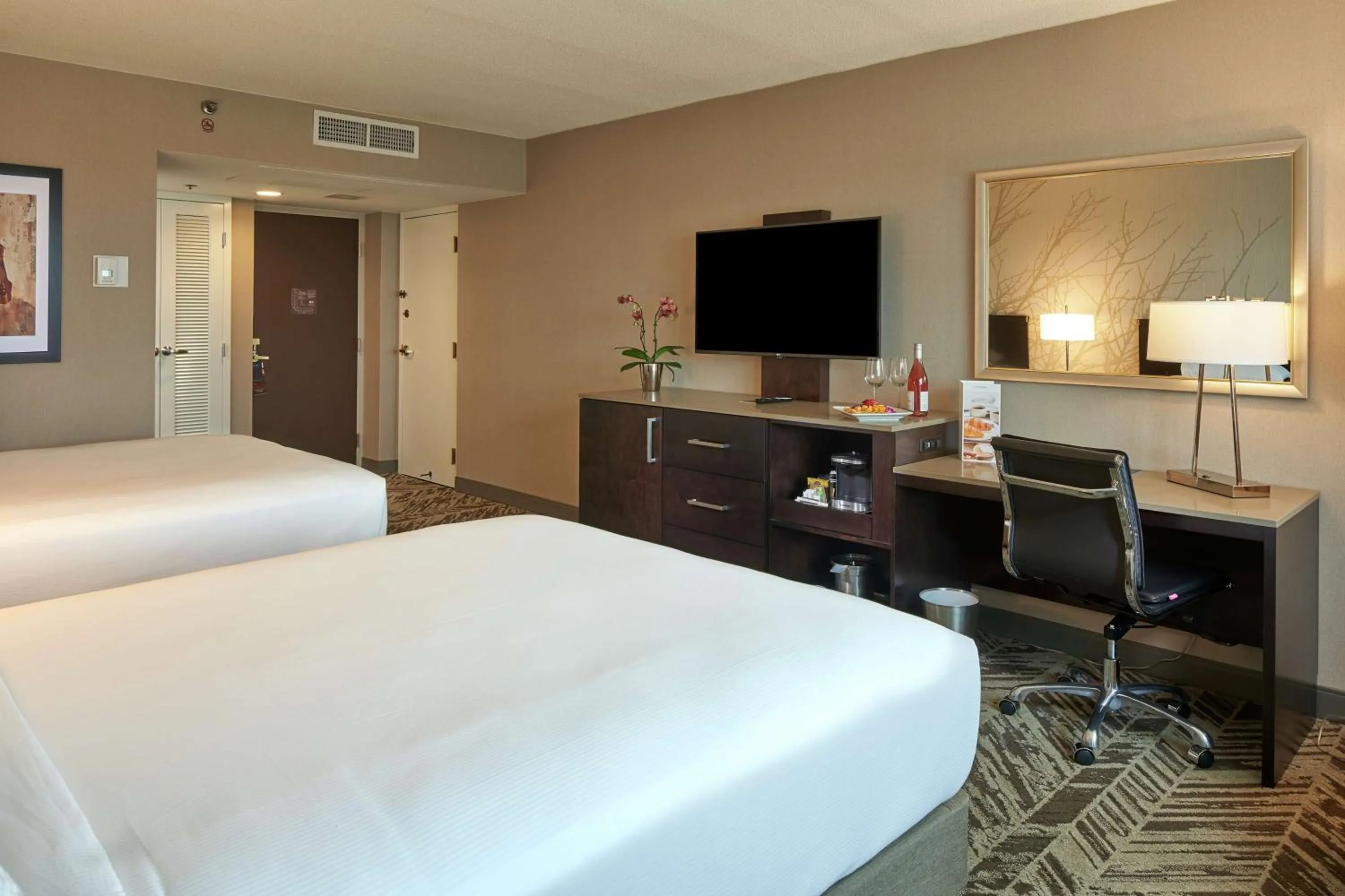 Queen Room with Two Queen Beds in Hilton Cincinnati Airport