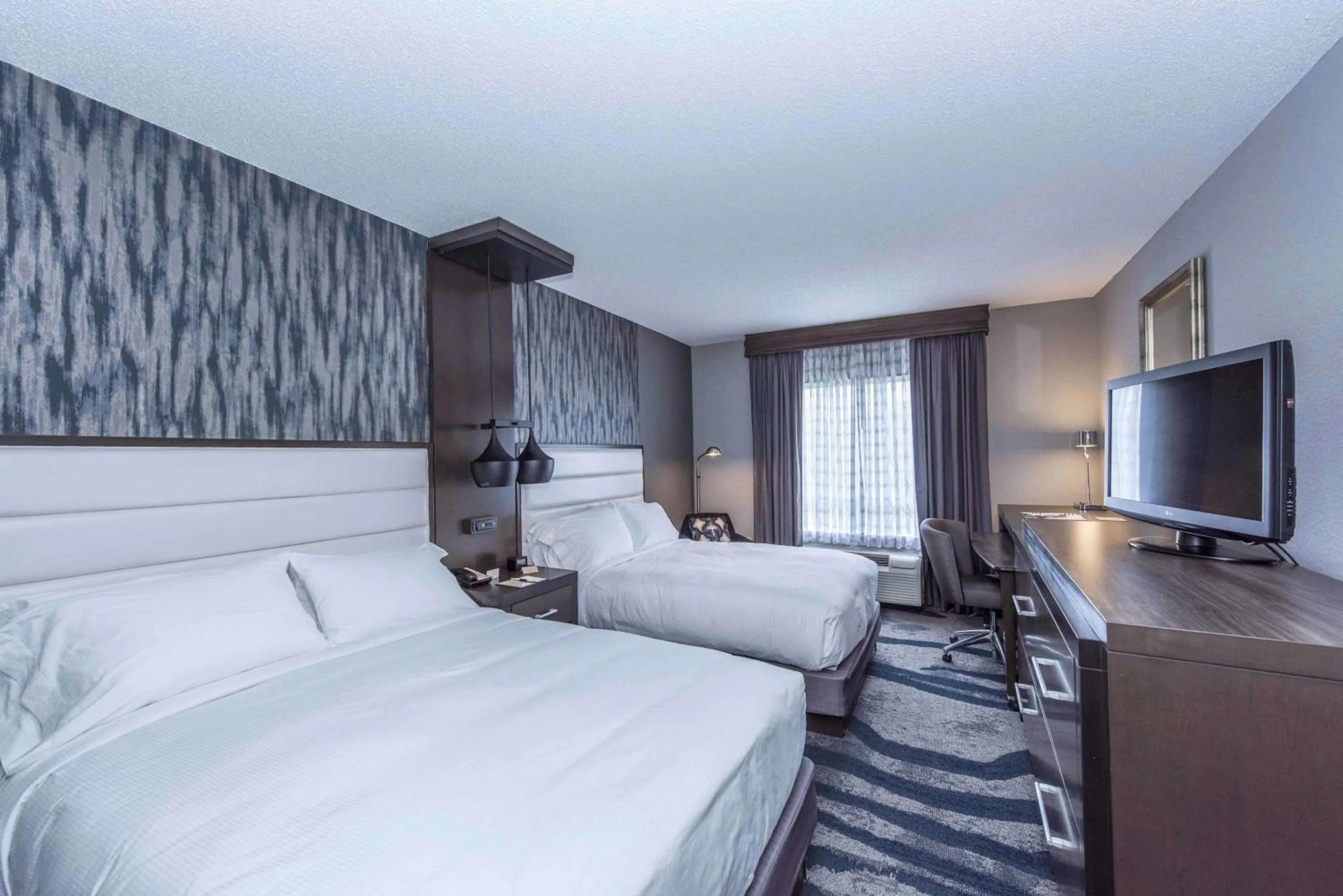 Queen Room with Two Queen Beds in DoubleTree by Hilton North Charleston - Convention Center