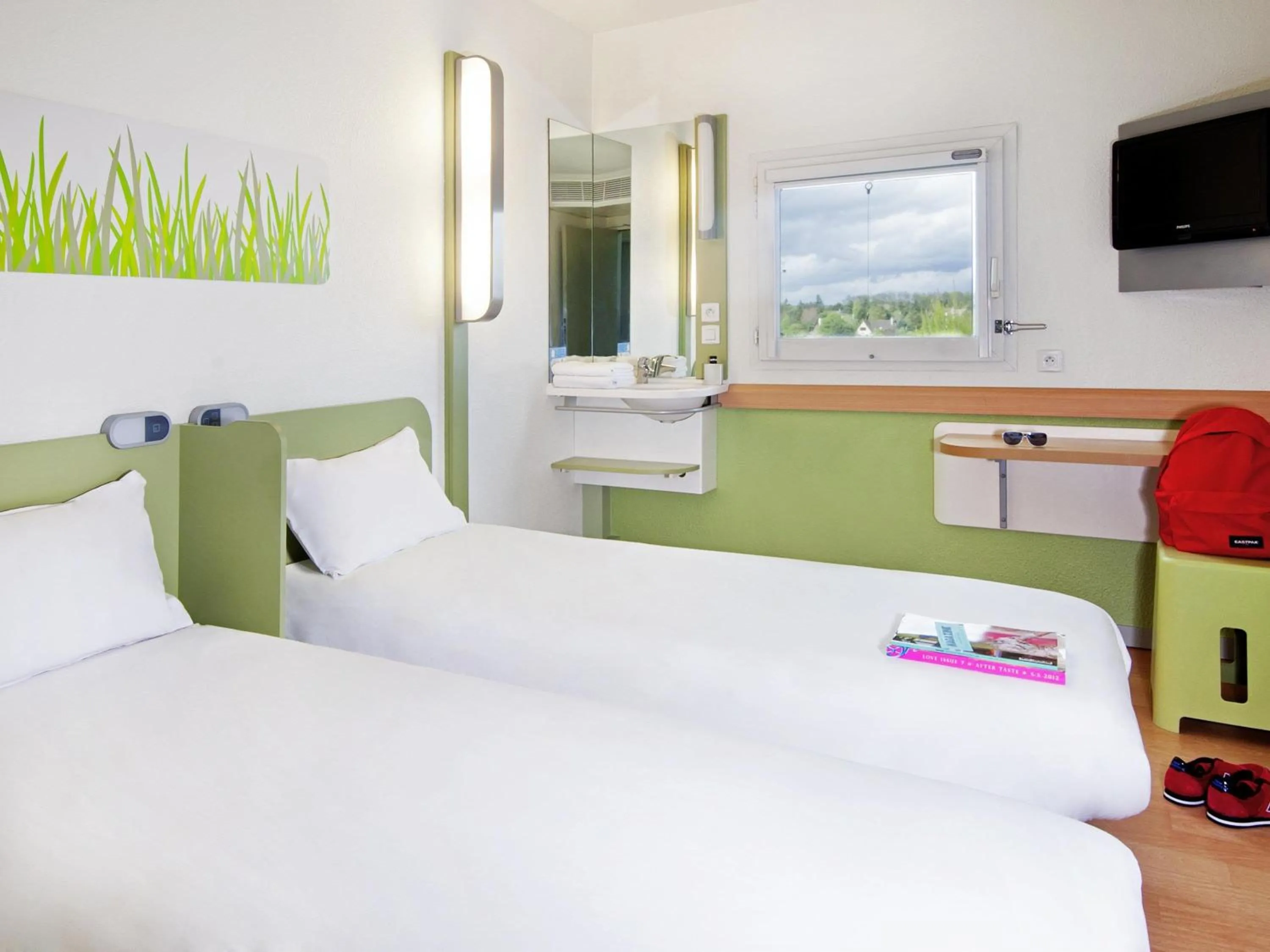 Twin Room in IBIS Budget Pontivy