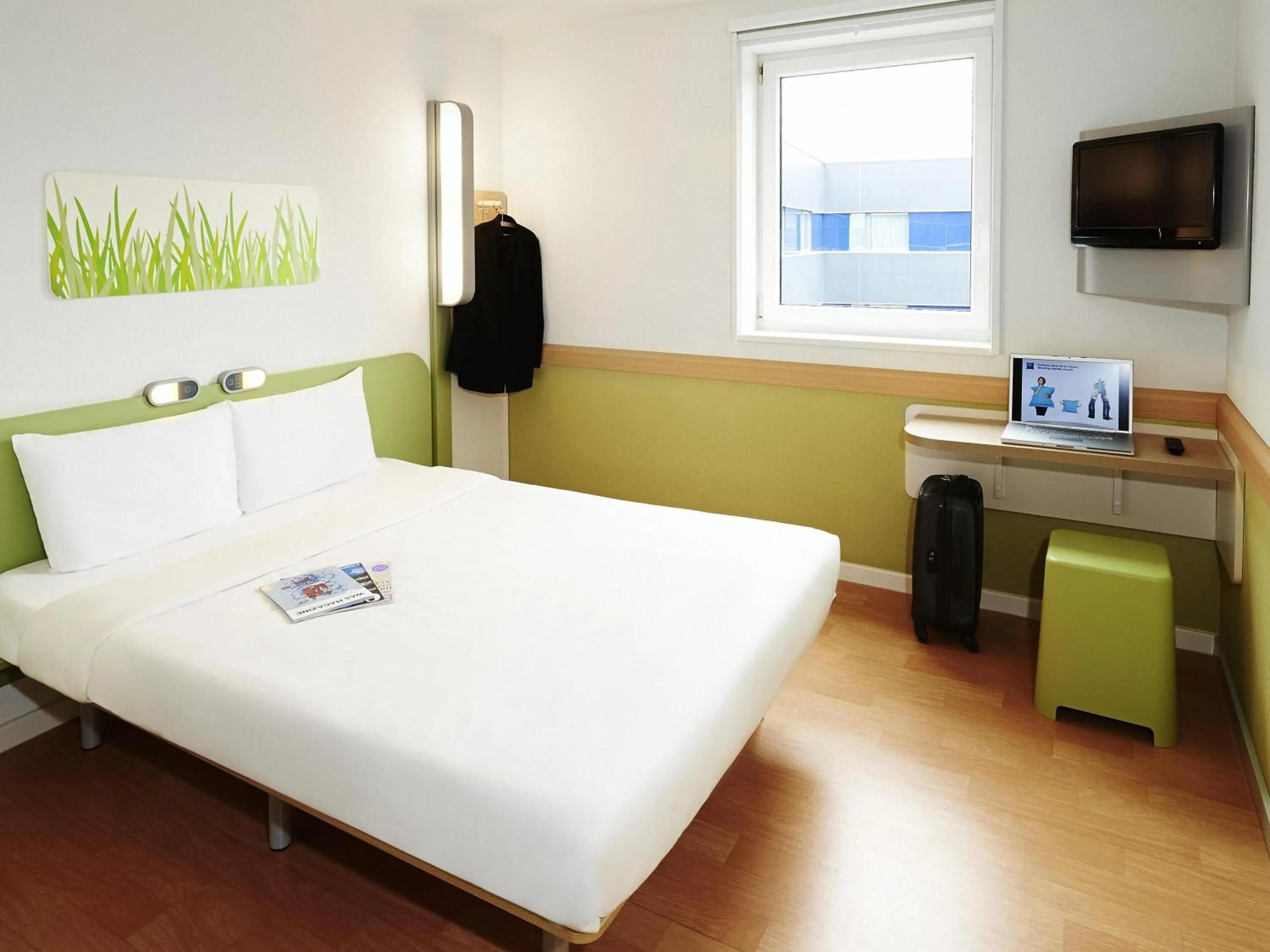 Triple Room in IBIS Budget Pontivy