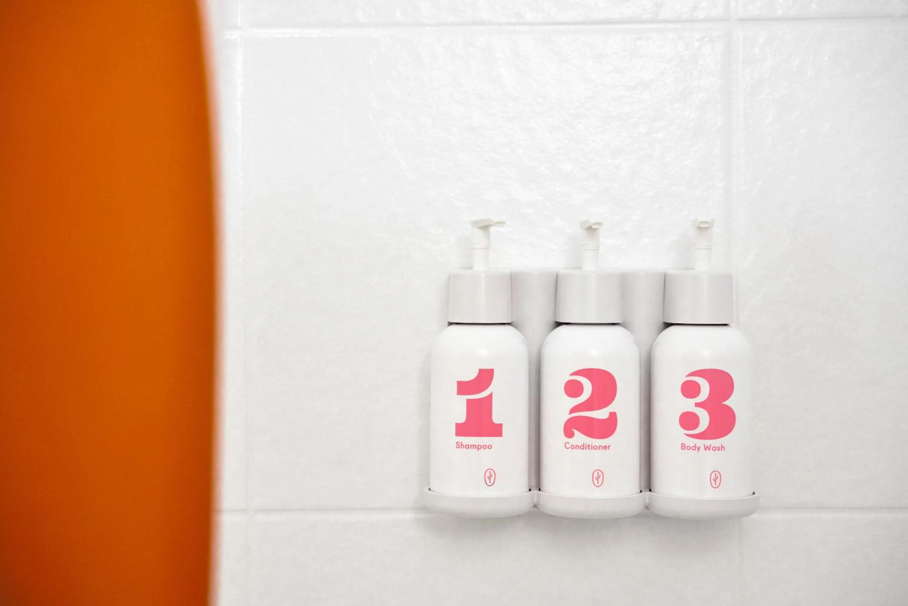 King Room with Roll-In Shower - Disability Access in The Saguaro Palm Springs