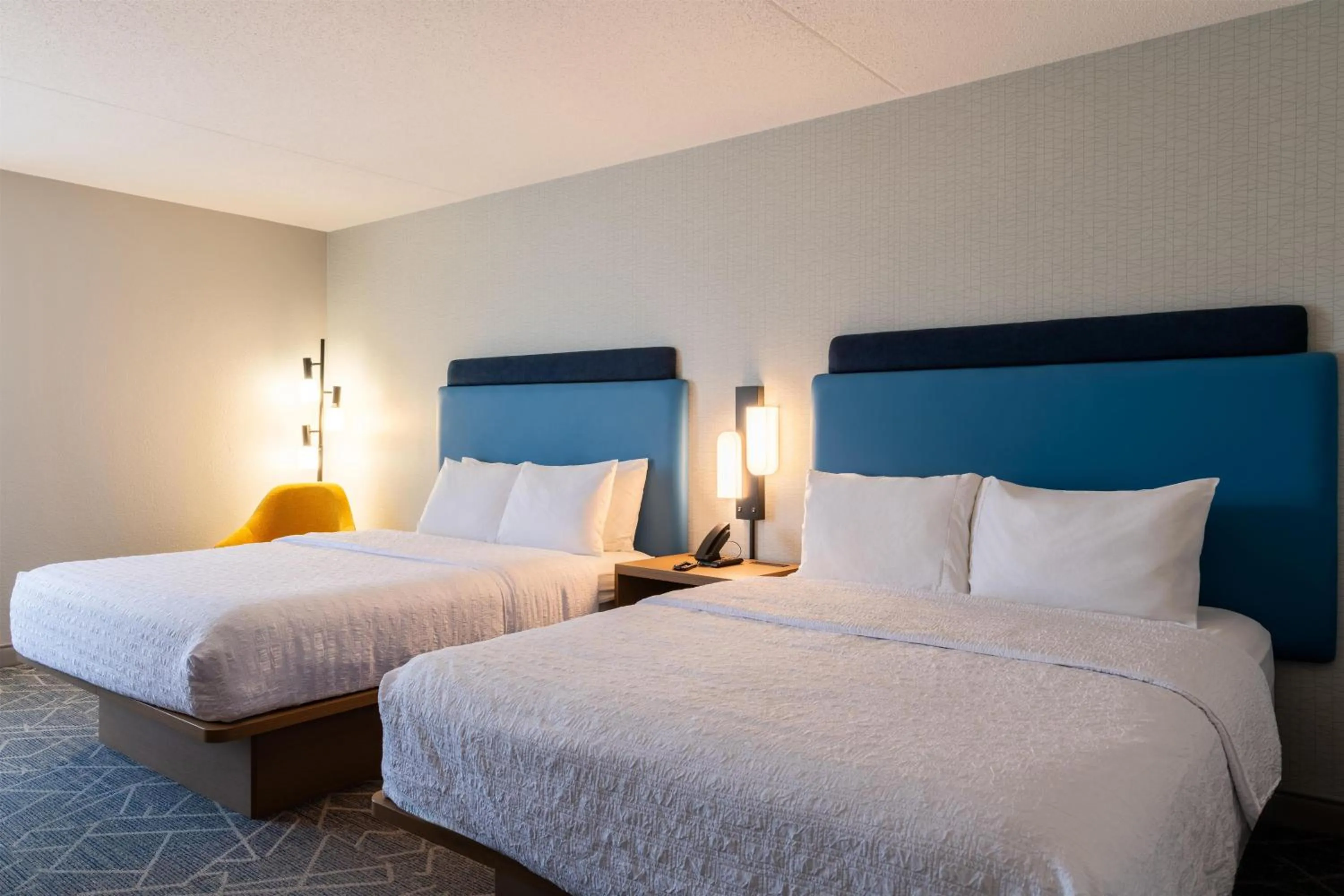 Queen Room with Two Queen Beds - Mobility and Hearing Access/Non-Smoking in Hampton Inn Portsmouth Central