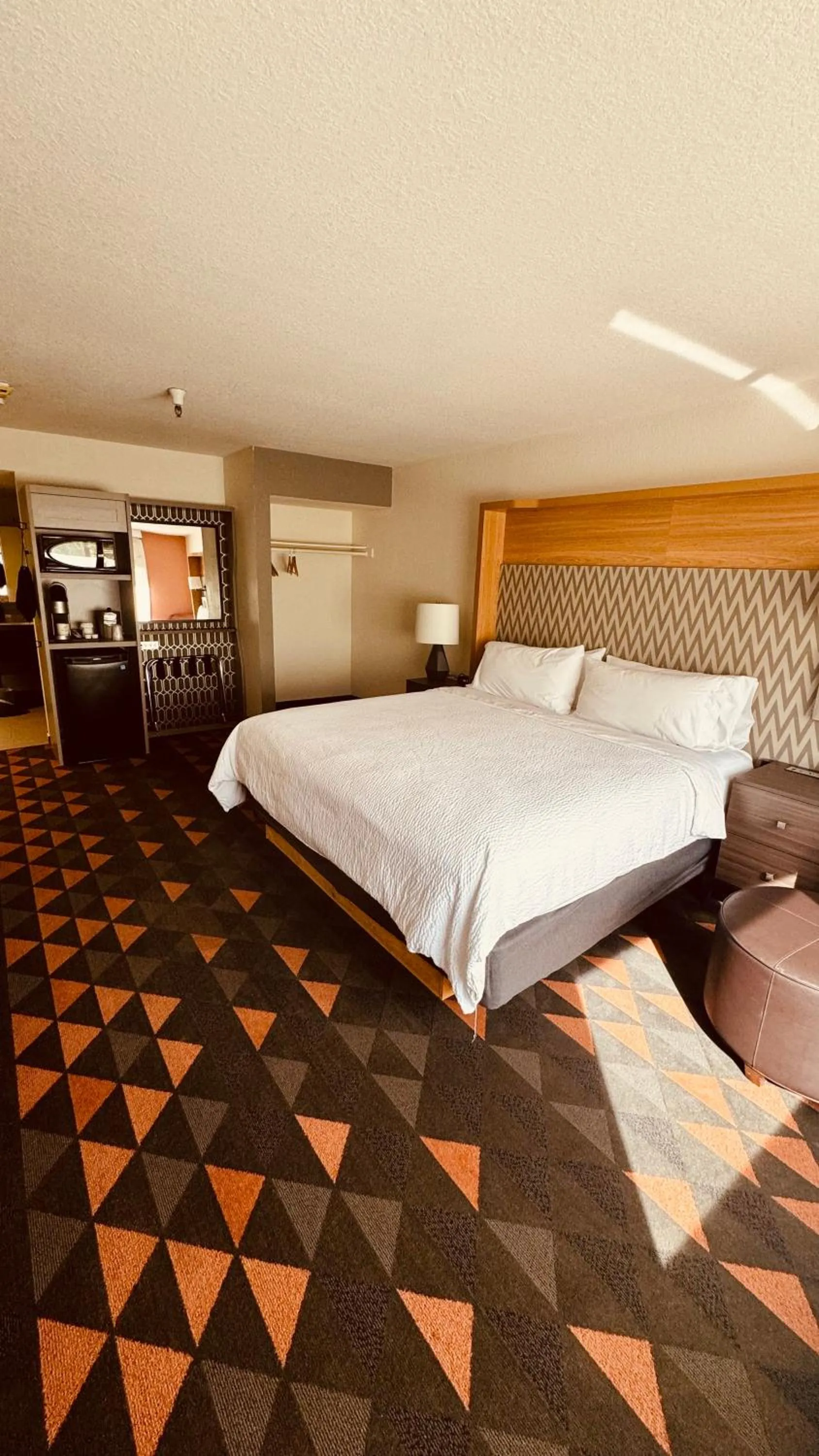 King Room with Bath Tub - Disability Access in Holiday Inn Rancho Cordova - Northeast Sacramento by IHG