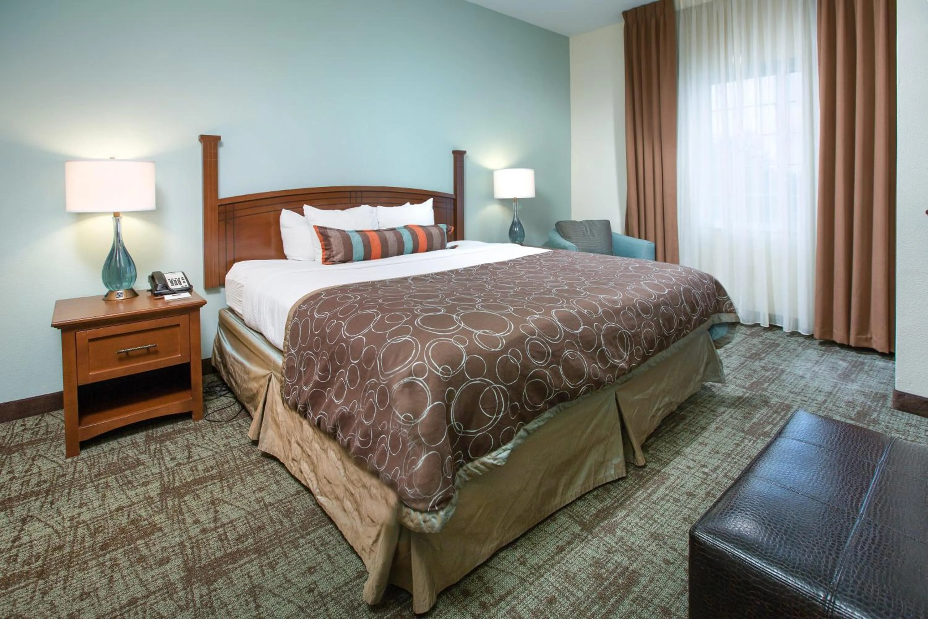One-Bedroom King Room with Roll-In Shower - Hearing Accessible/Non-Smoking in Staybridge Suites Augusta by IHG