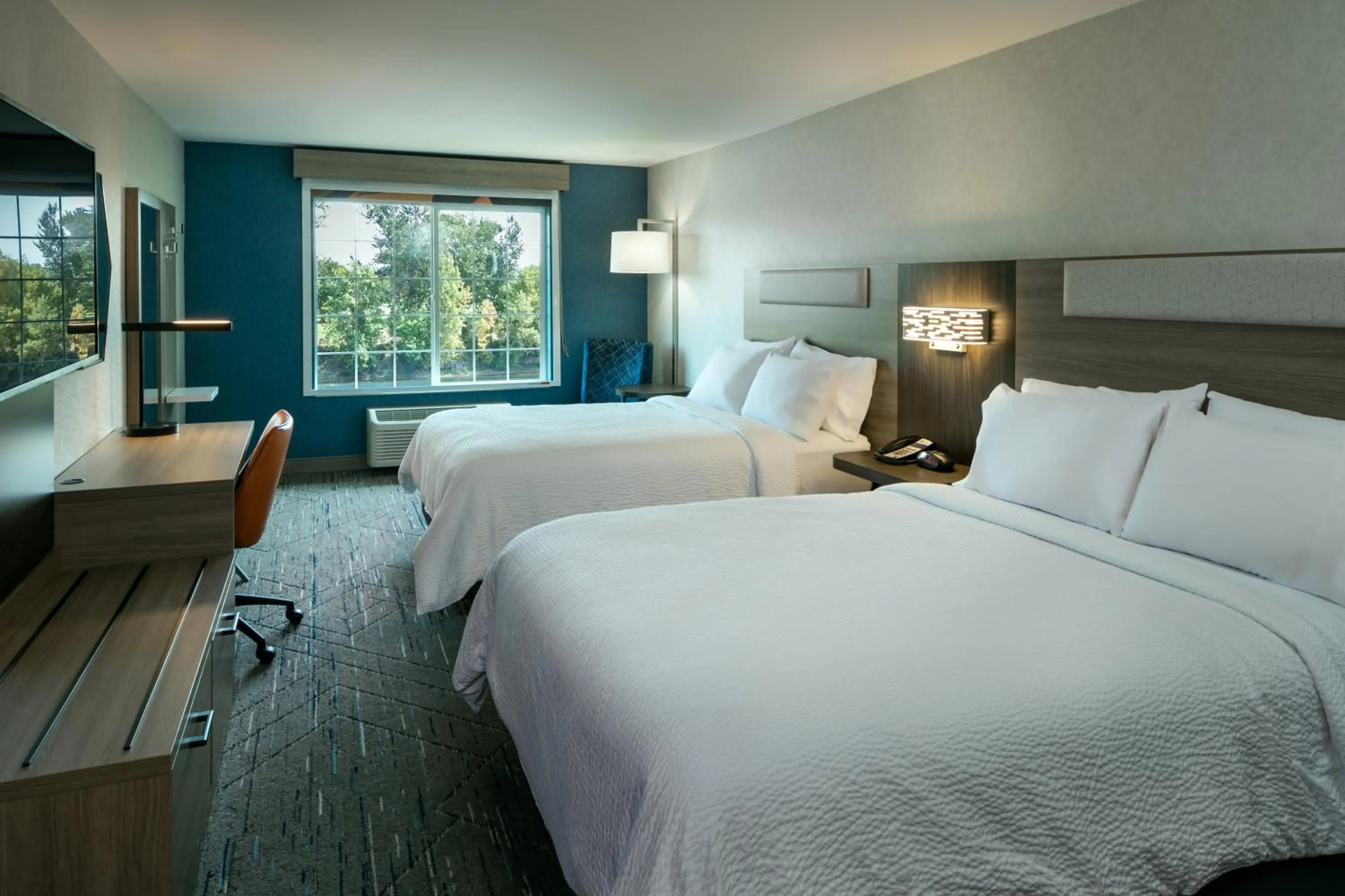 Standard Queen Room in Holiday Inn Express Corvallis-On the River by IHG
