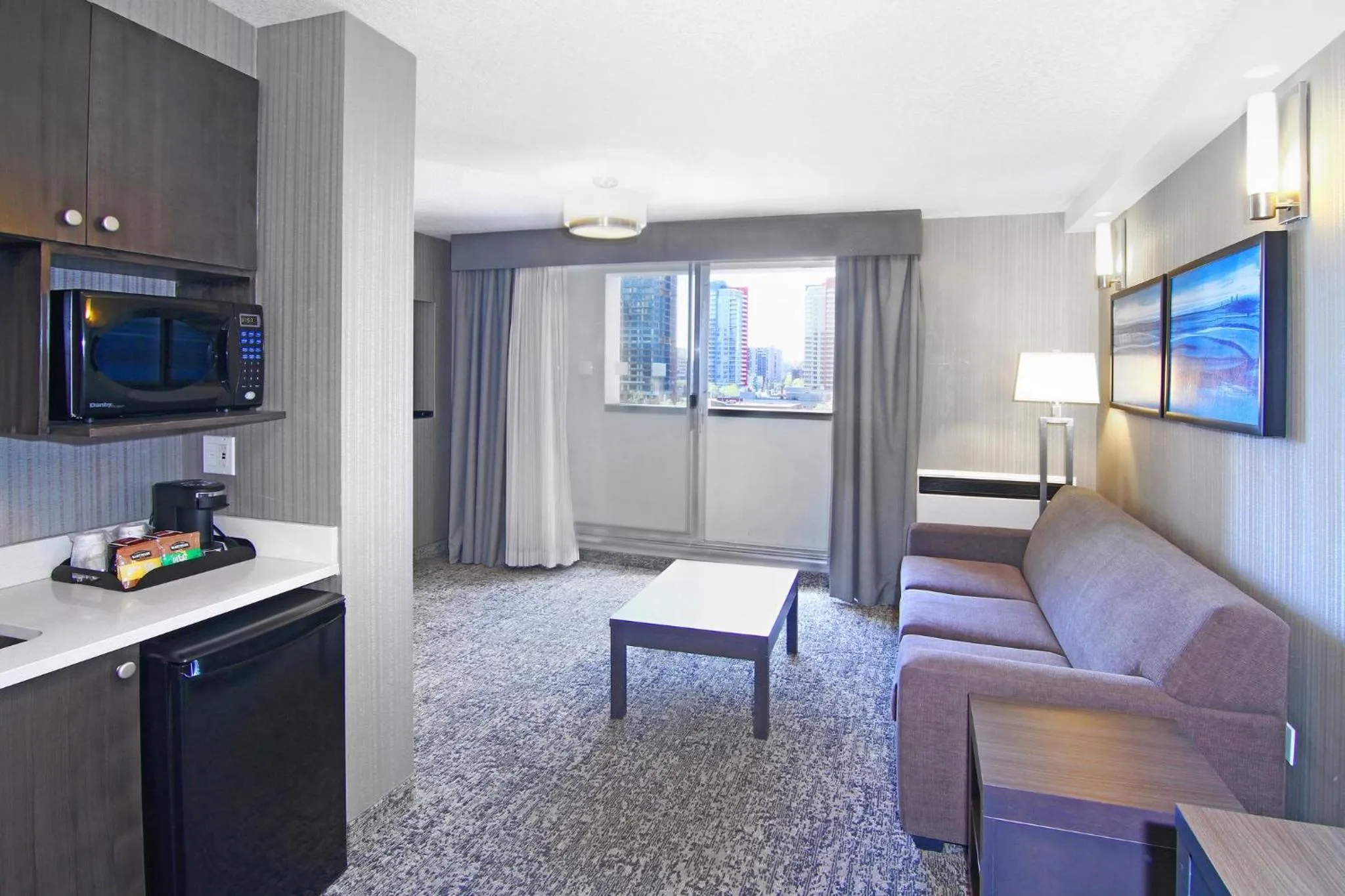 Deluxe King Suite in Holiday Inn Express and Suites Calgary by IHG
