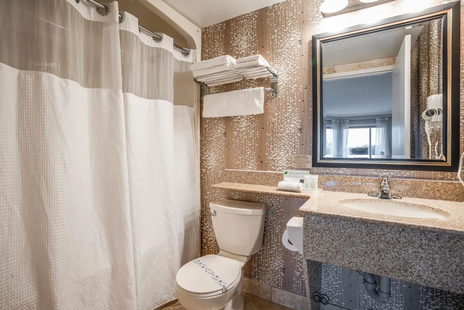 King Suite with Jetted Tub in Monte Carlo Inn Barrie - Newly Renovated
