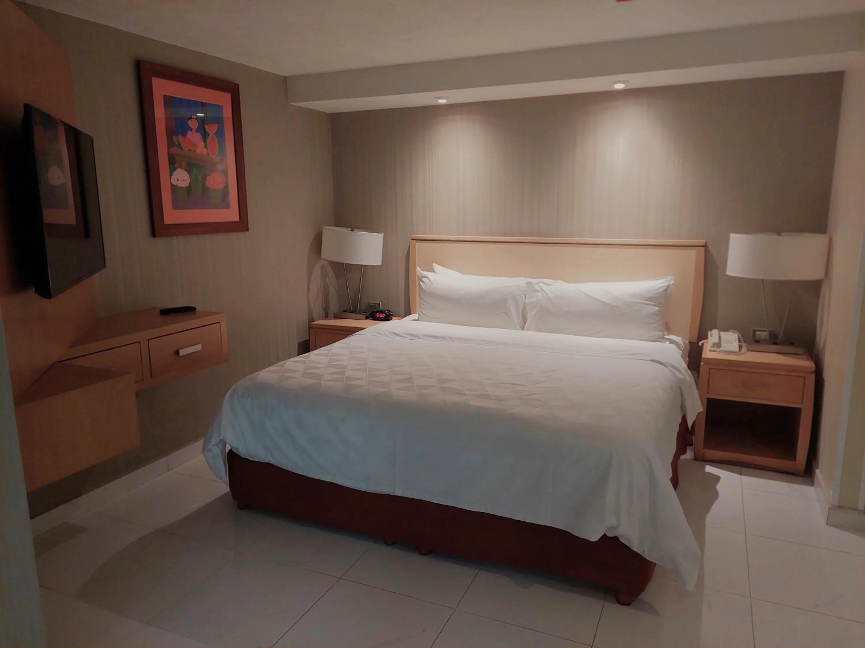 Standard King Room - Accessible in Holiday Inn Cuernavaca by IHG