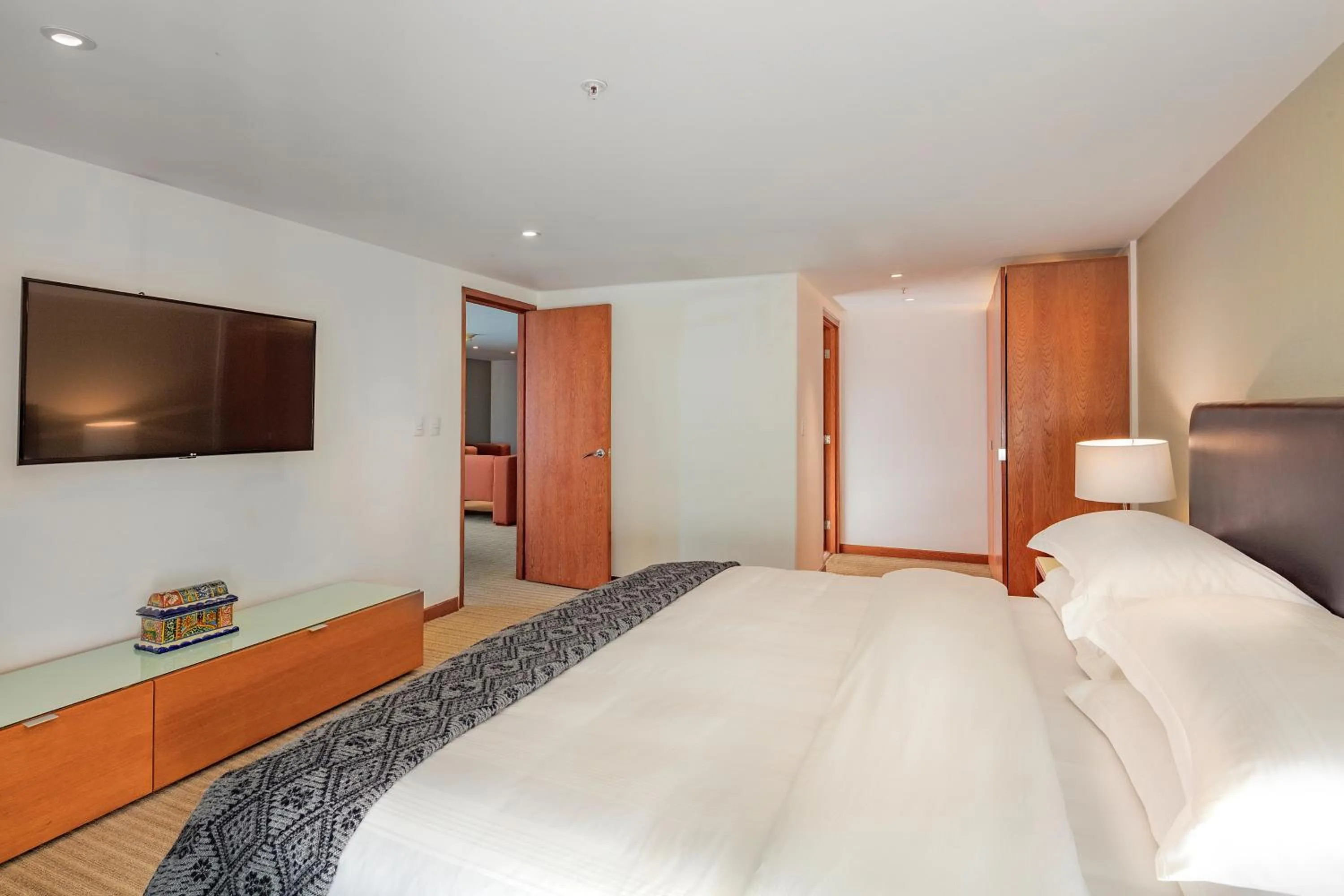 Business King Suite in Presidente InterContinental Puebla by IHG