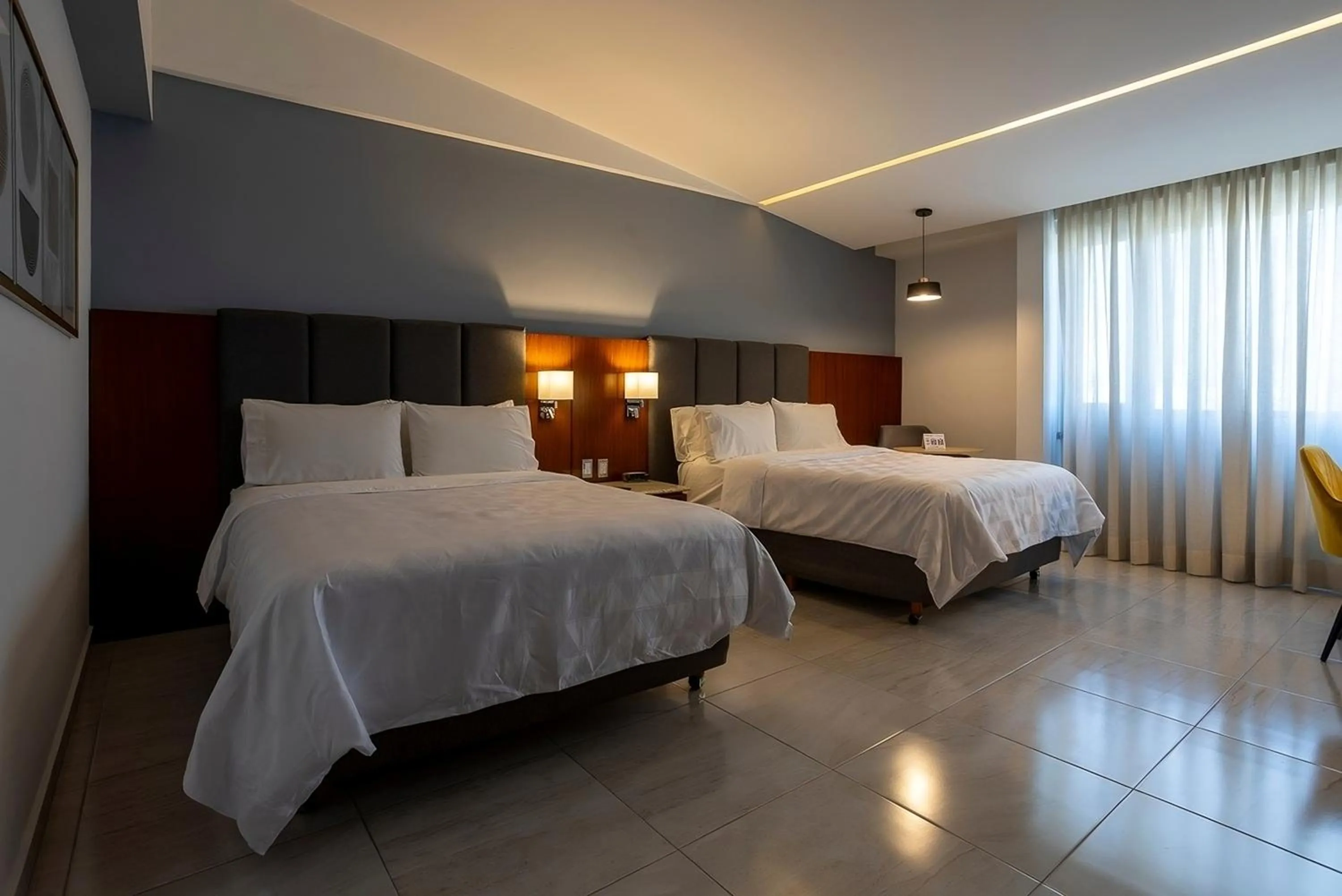 Standard Double Room with Two Double Beds - Club Floor in Holiday Inn Puebla Finsa by IHG