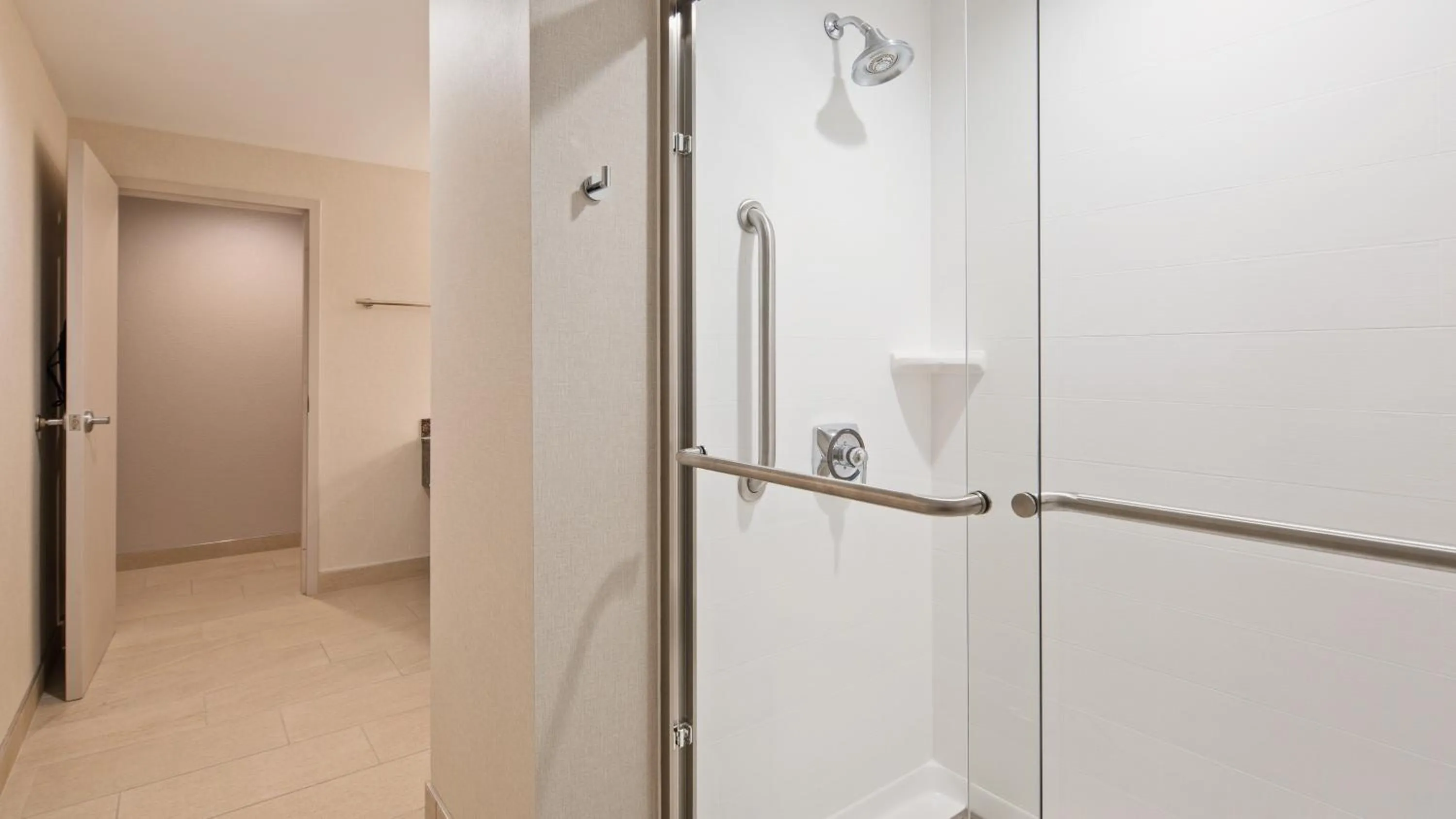 King Suite with Kitchenette in Best Western Plus Wilkes Barre-Scranton Airport Hotel