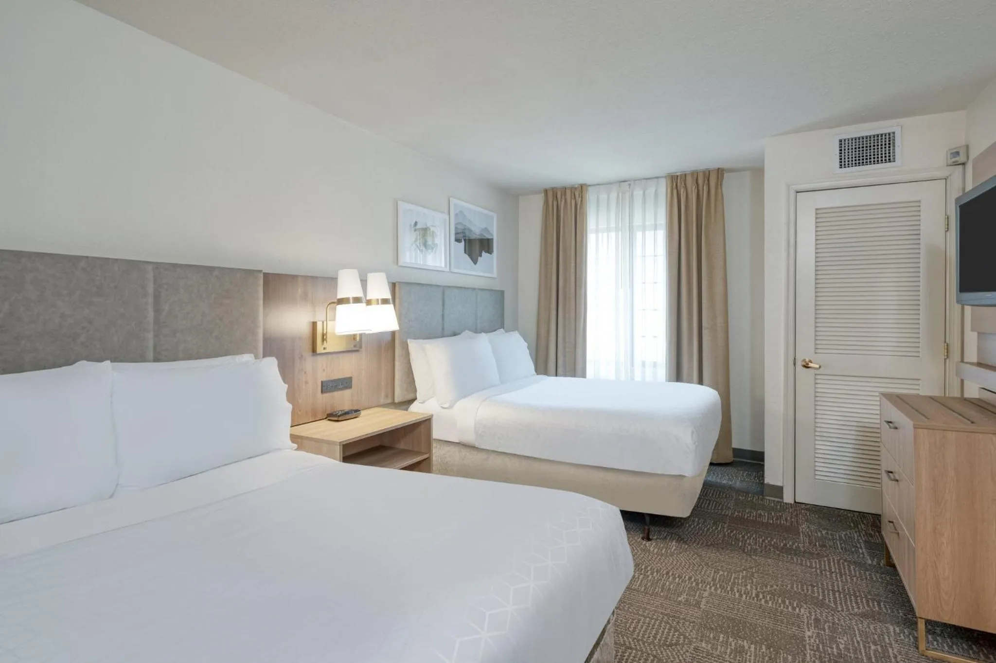 Two-Bedroom Suite with Tub - Communications Accessible in Staybridge Suites Allentown Airport Lehigh Valley by IHG
