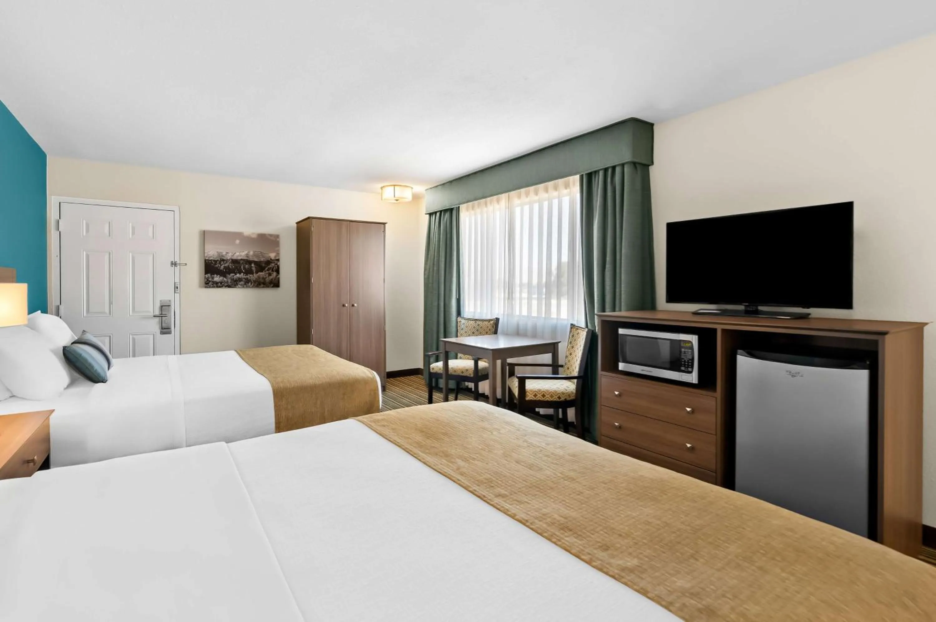 Queen Room - Non-Smoking in Best Western Paradise Inn