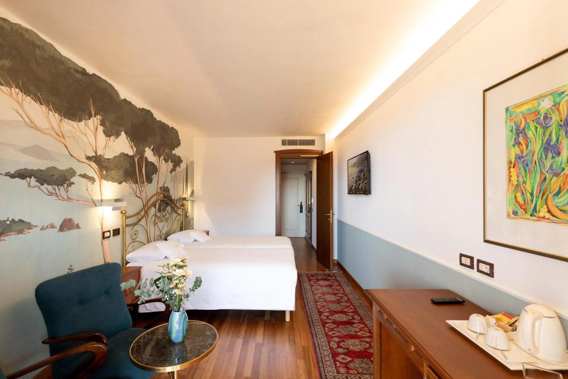 Superior Double Room with Balcony in Villa Madrina Lovely and Dynamic Hotel