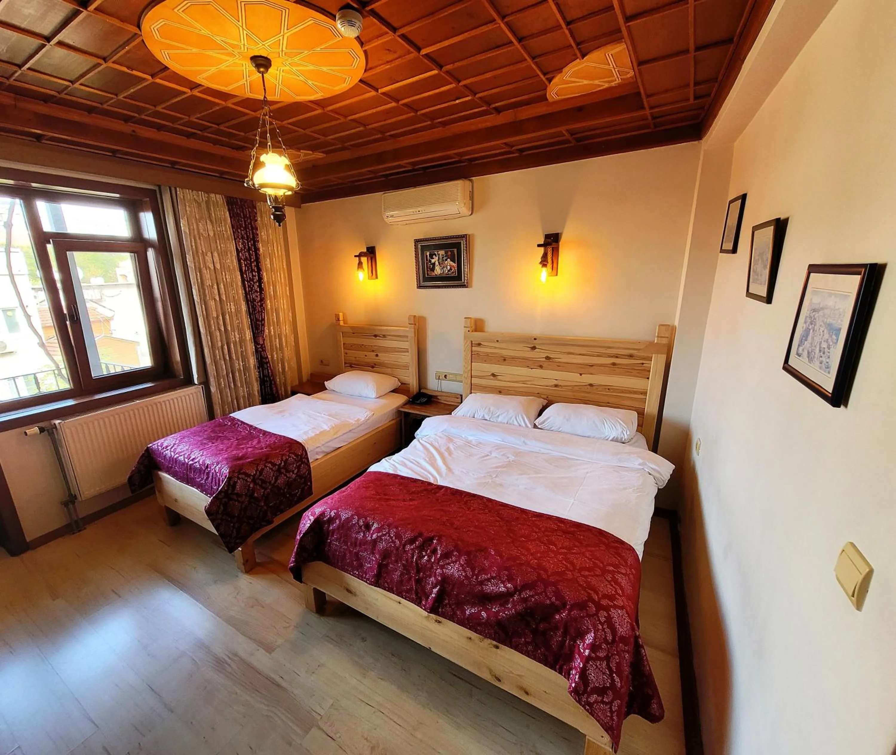 Standard Twin Room in Saruhan Hotel