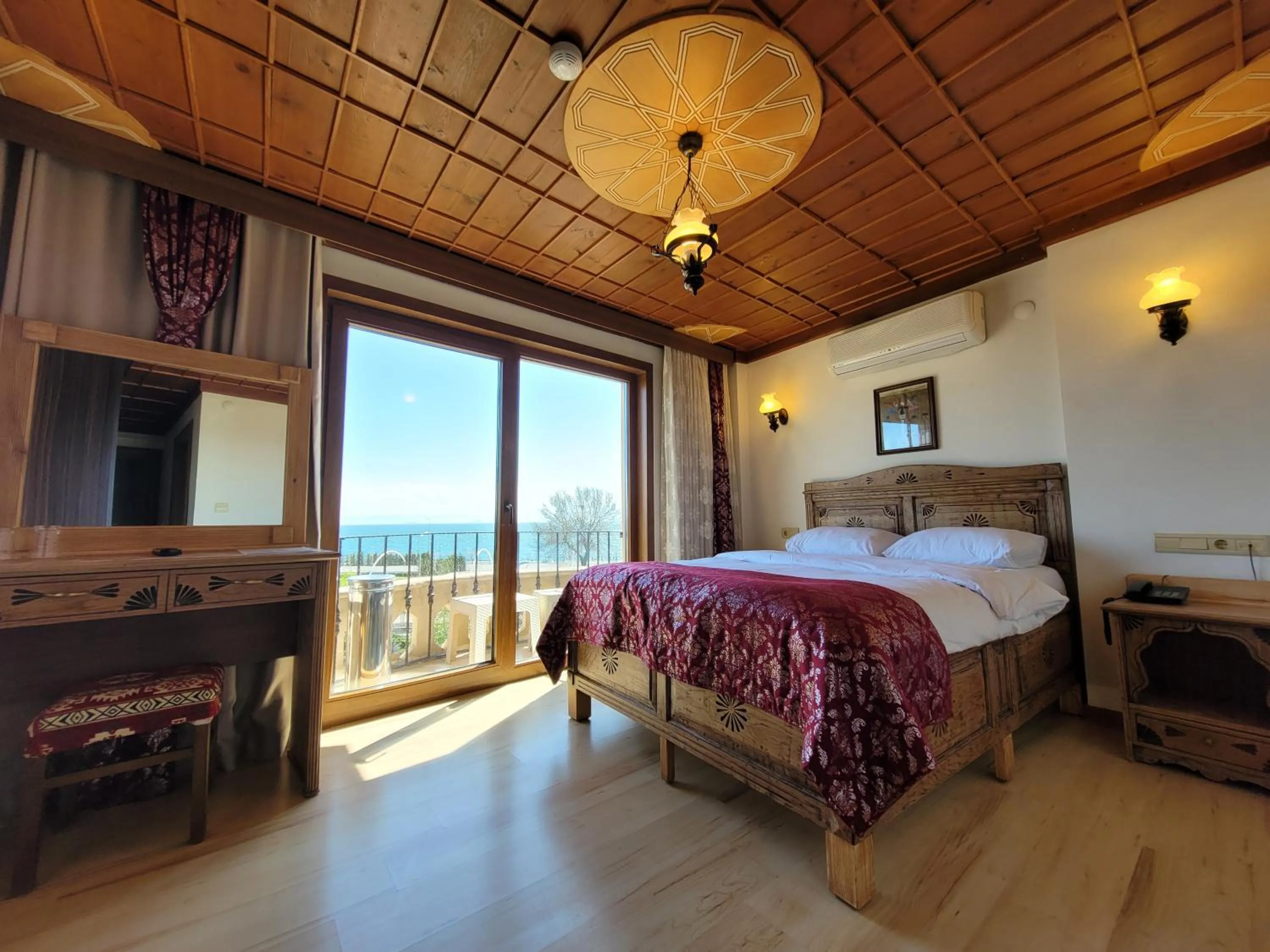 Standard Double or Twin Room with Sea View in Saruhan Hotel