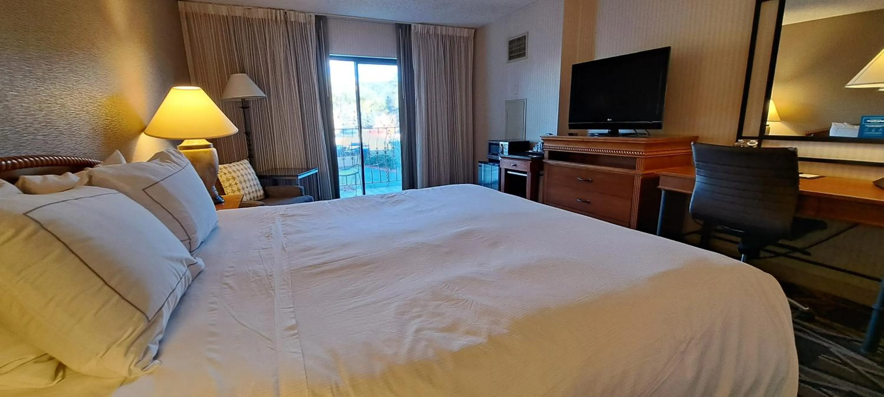 King Room with Balcony and City View  in DoubleTree by Hilton Durango