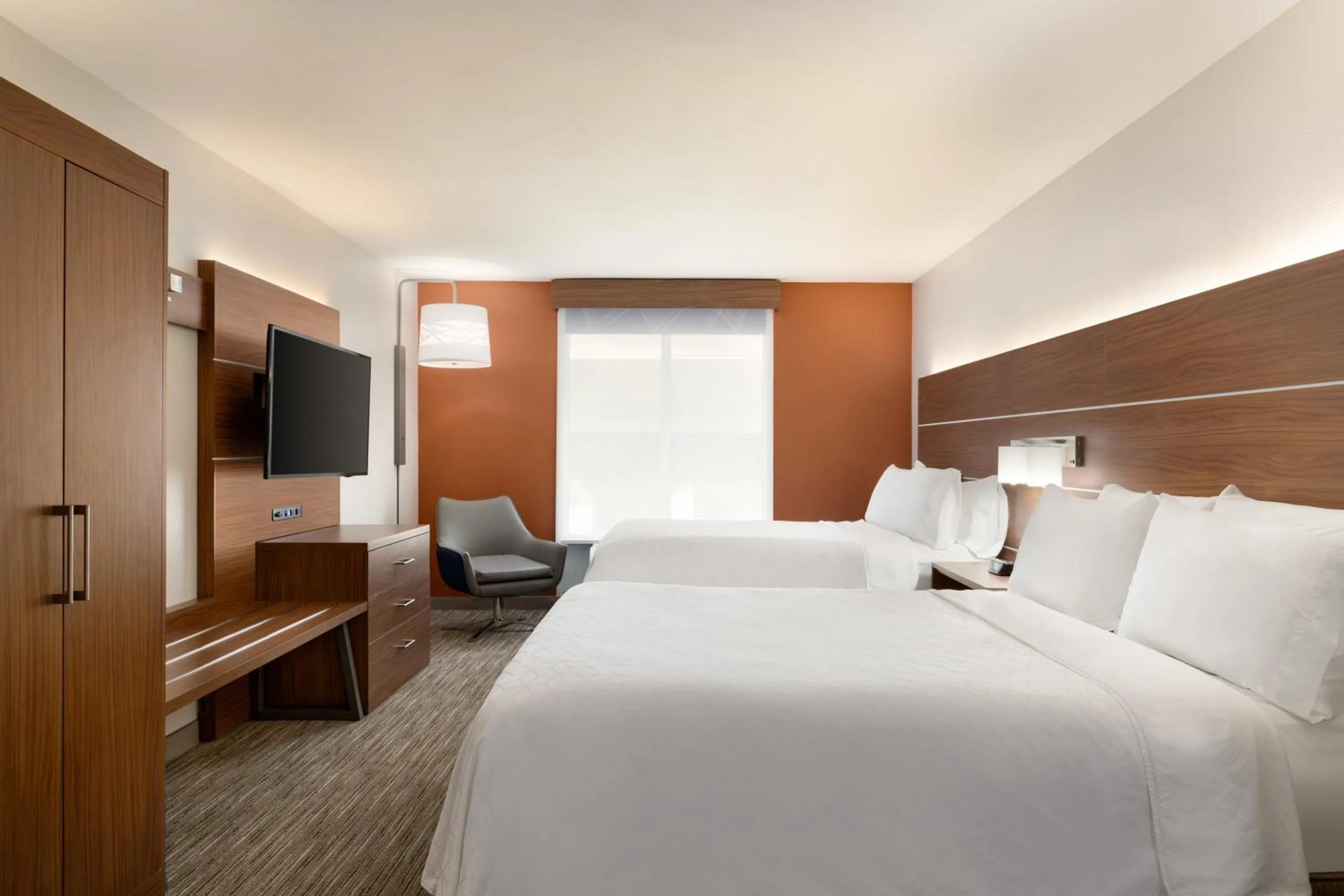 Queen Suite with Two Queen Beds in Holiday Inn Express Hotel & Suites Auburn - University Area by IHG