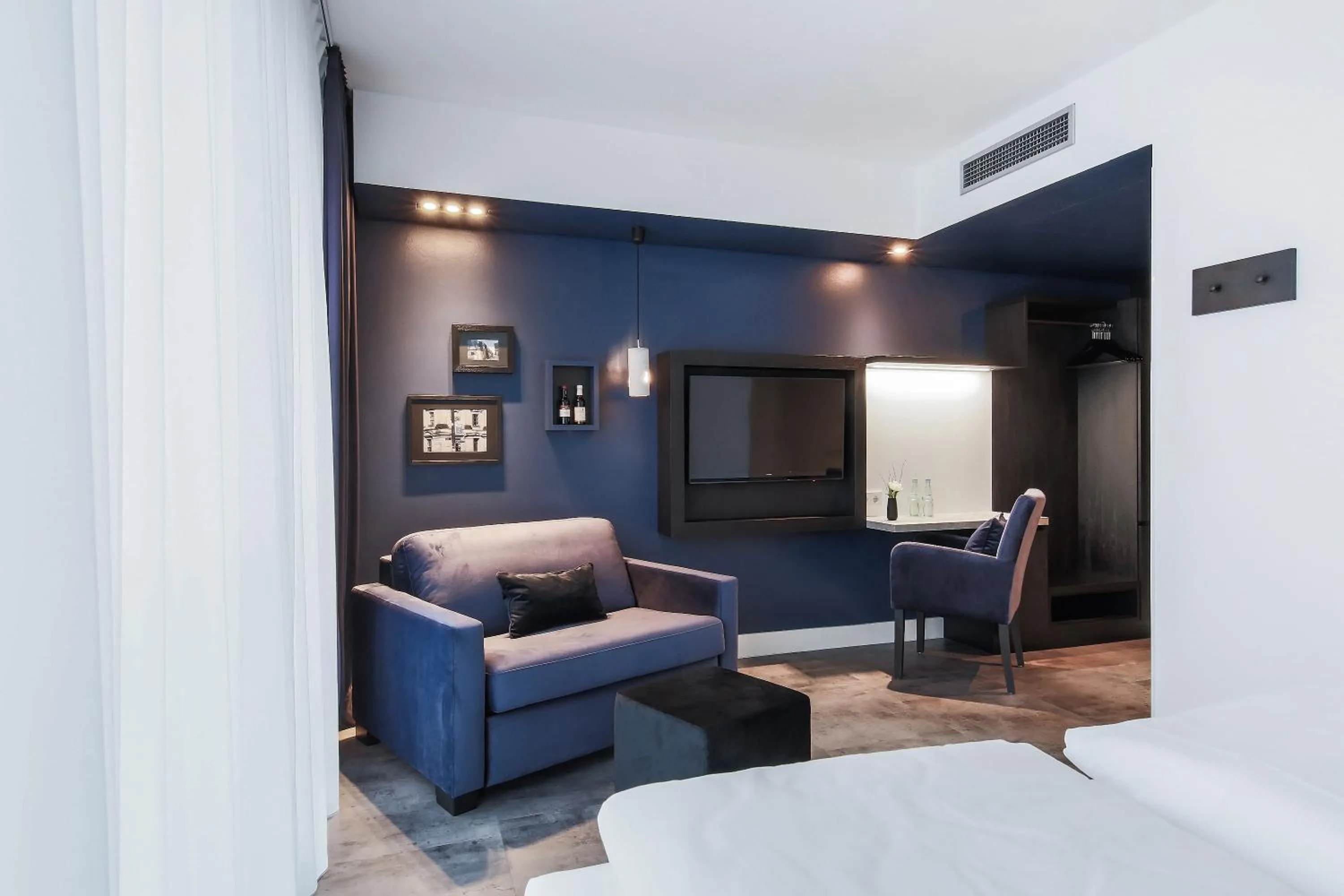 Streetlife & Big in LINDEMANN'S