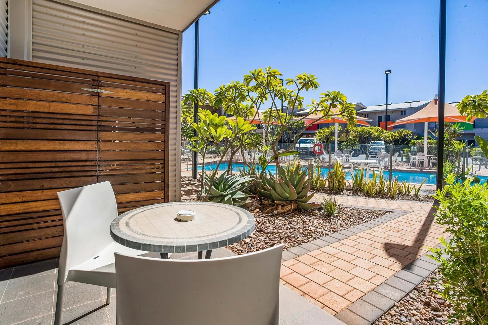 King Suite with Pool View in Onslow Beach Resort