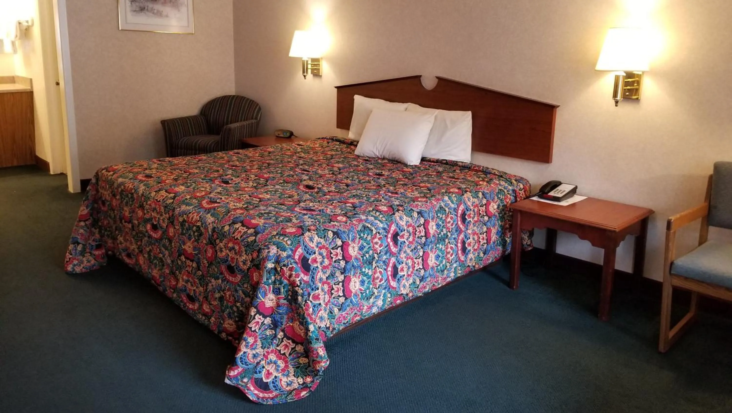 King Room in Keystone Boardwalk Inn and Suites