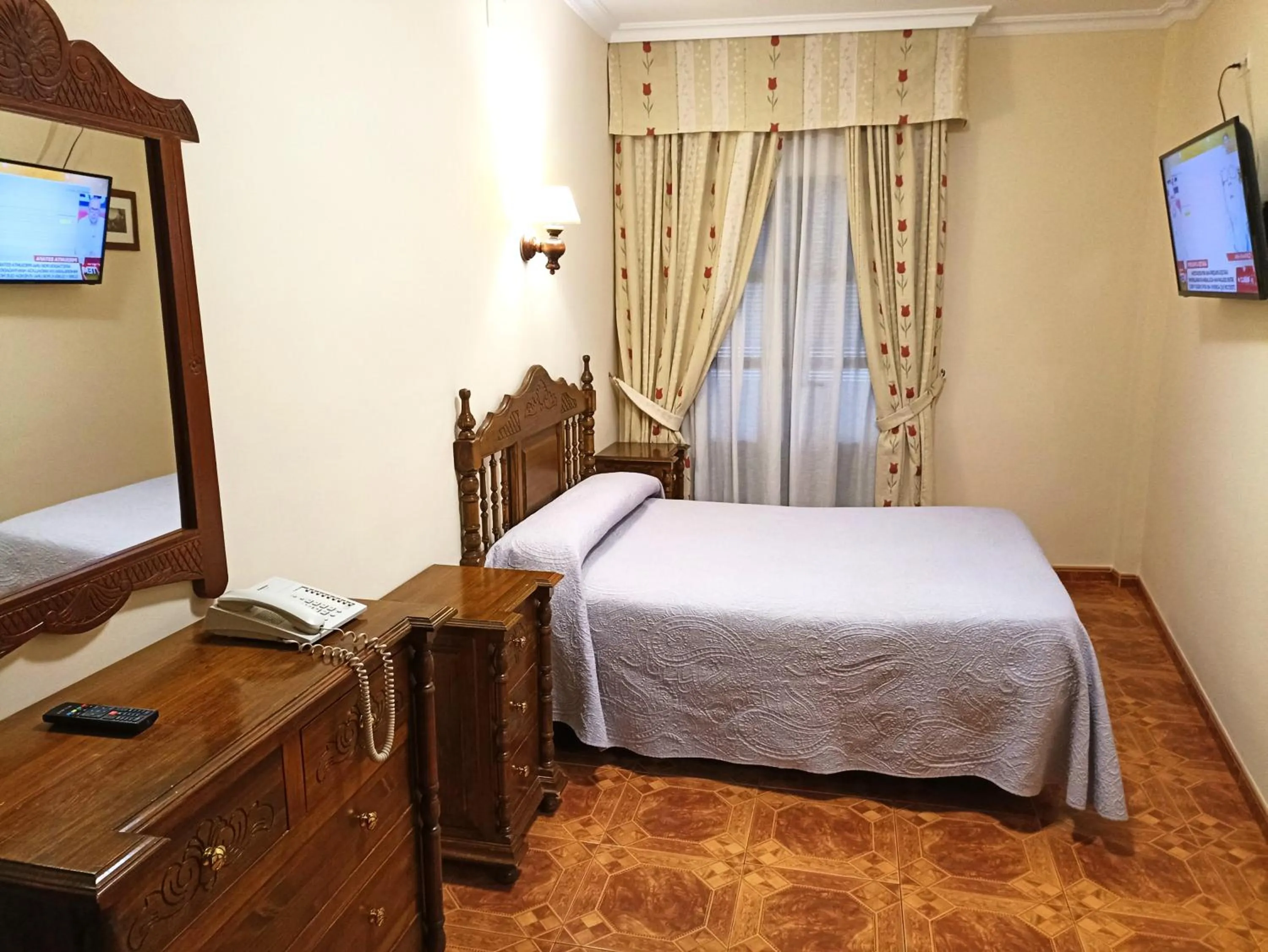 Double or Twin Room in Hostal Bellido