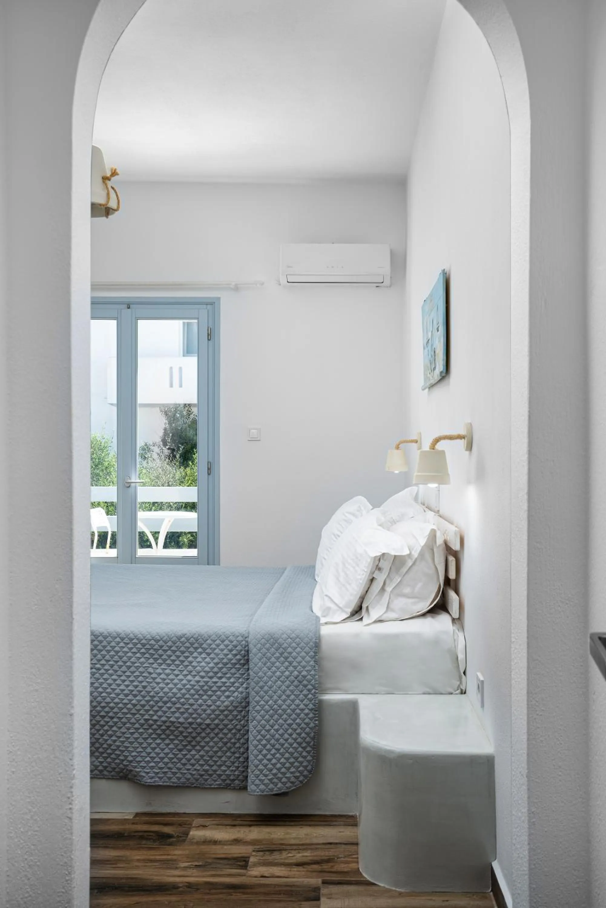 Deluxe Double Room with Street View in Hotel Iris