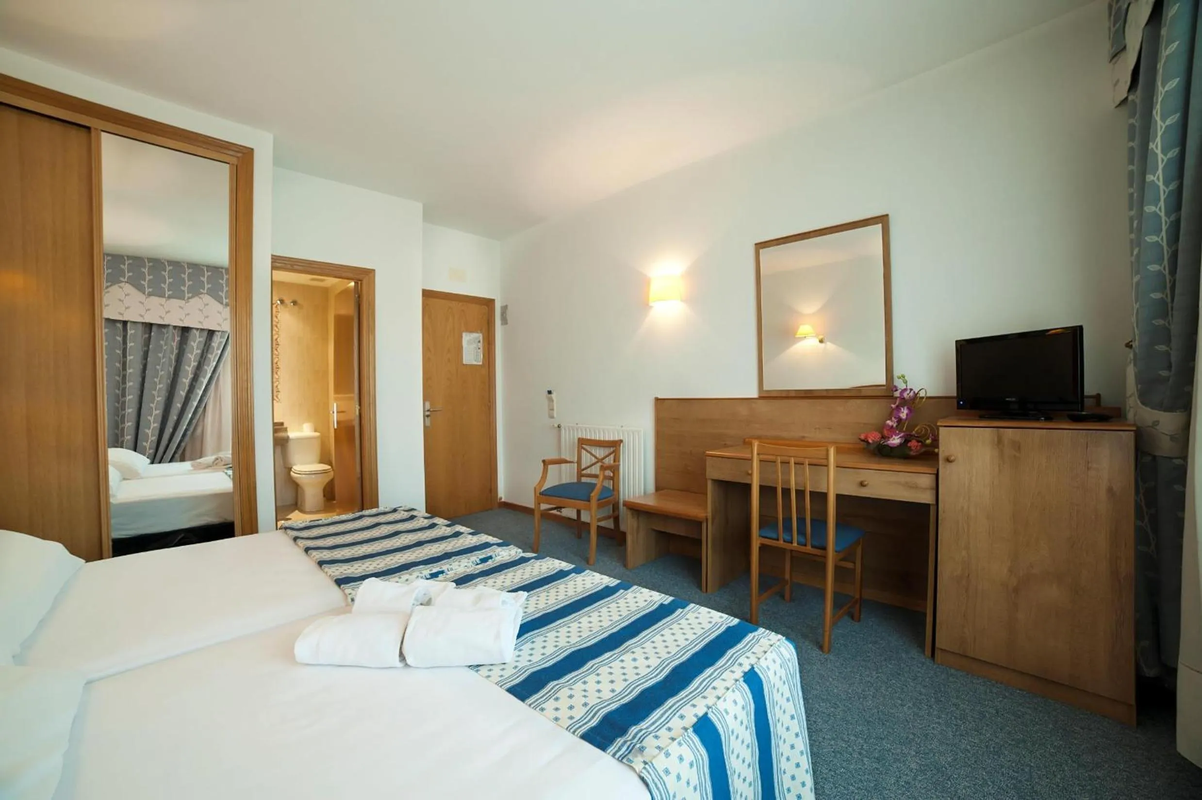 Twin Room in Hotel Ría Mar