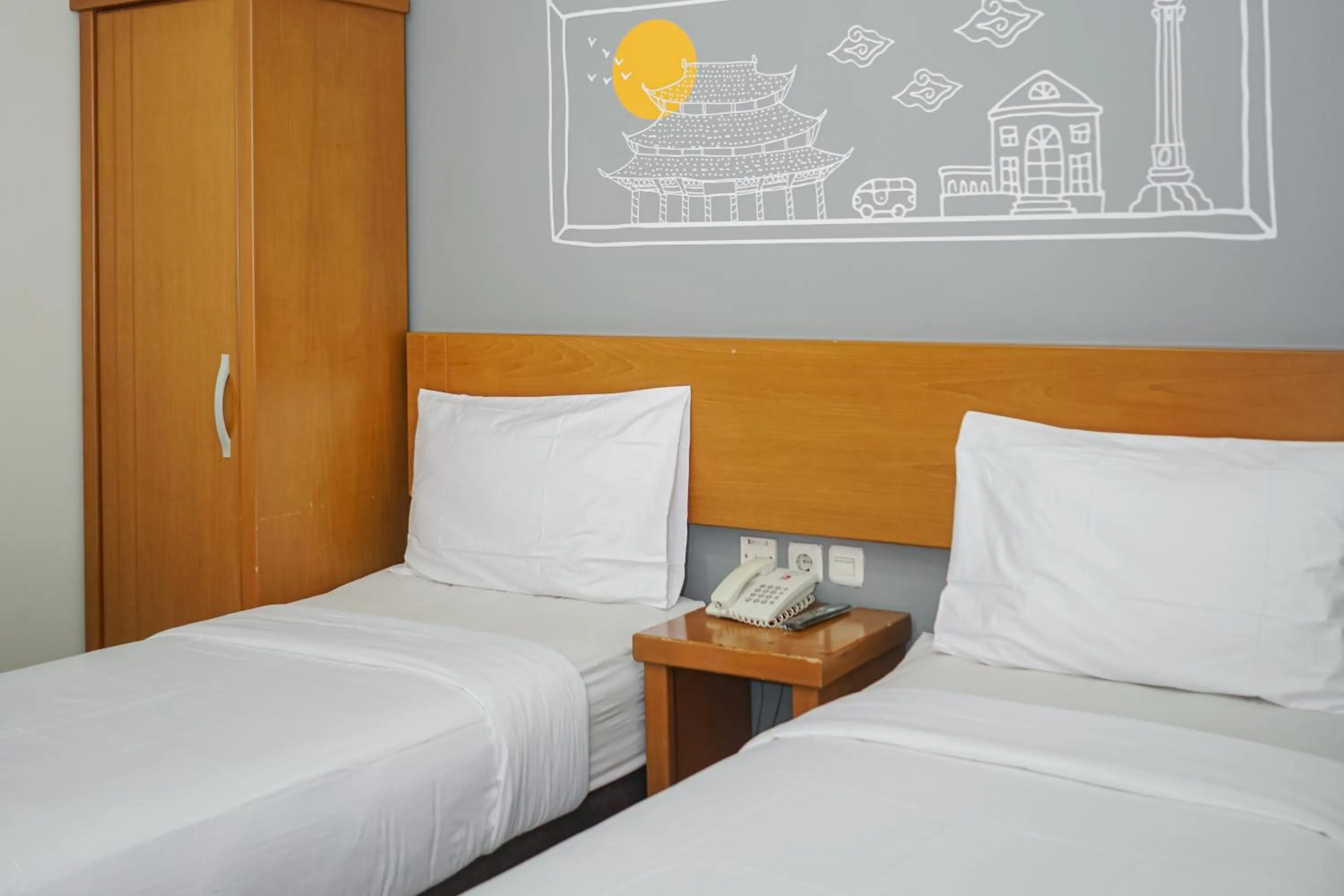 Superior Double or Twin Room in Sunrise Hotel Semarang